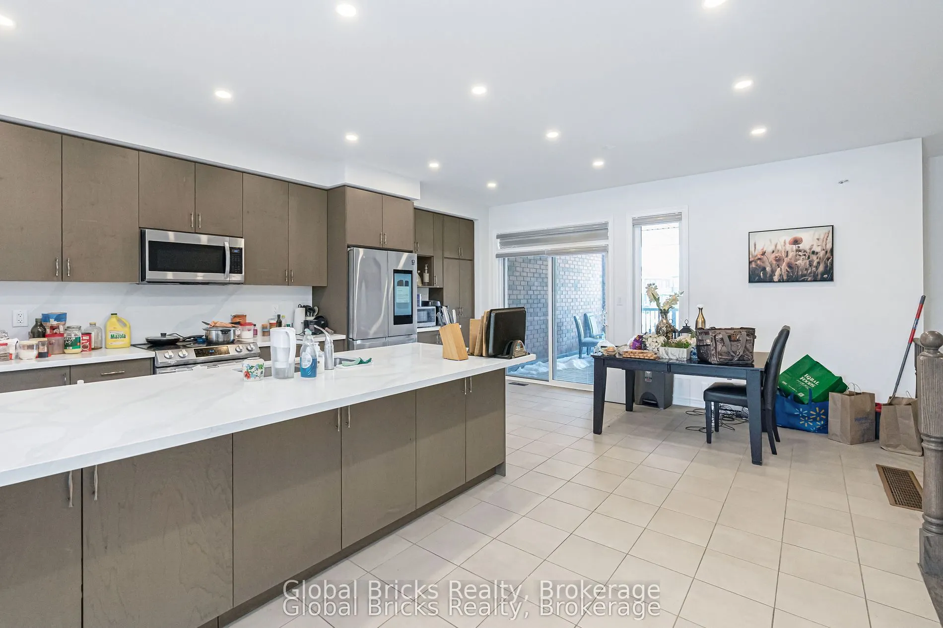 49 Burnhamthorpe Road E
