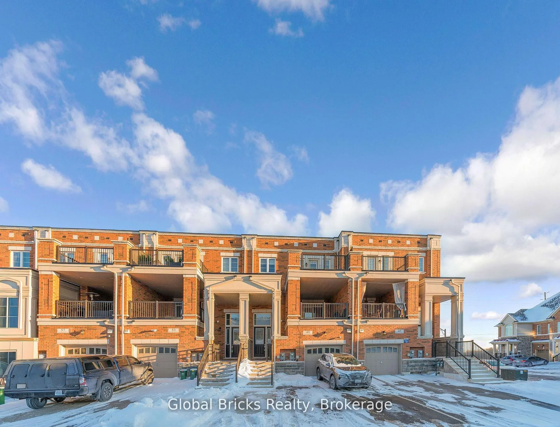 49 Burnhamthorpe Road E