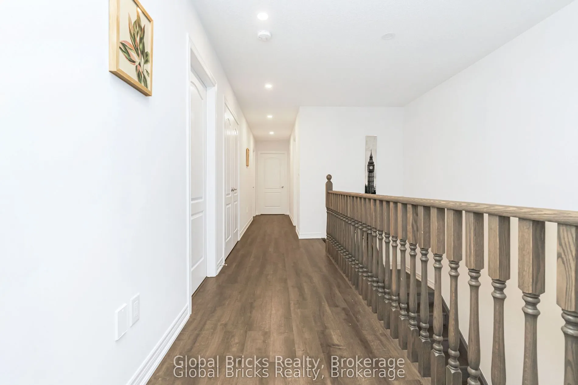 49 Burnhamthorpe Road E