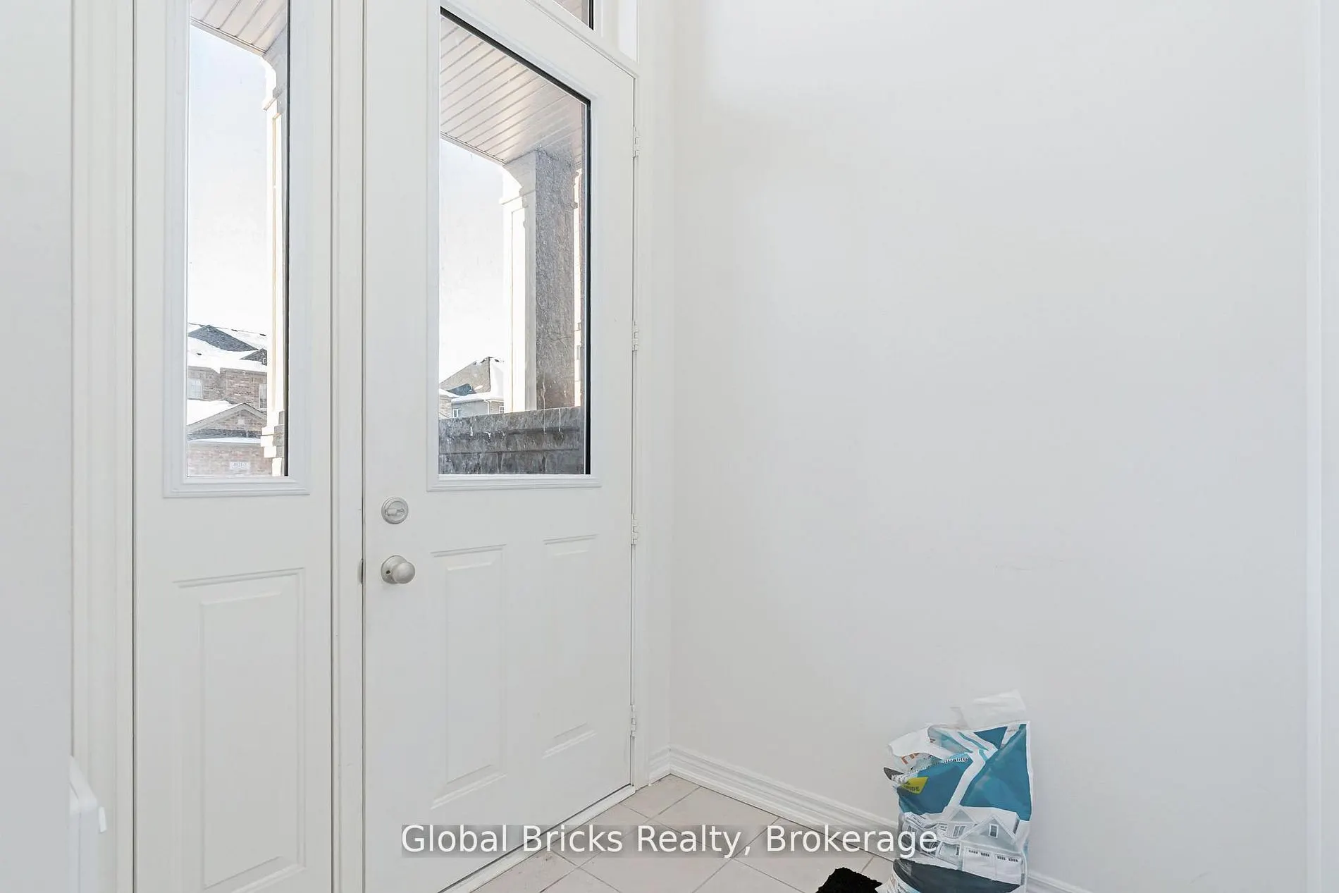 49 Burnhamthorpe Road E