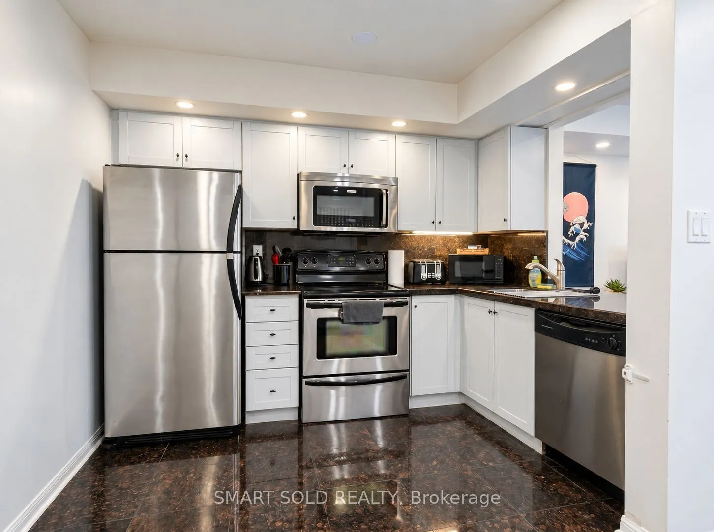 15 Laidlaw Street #608