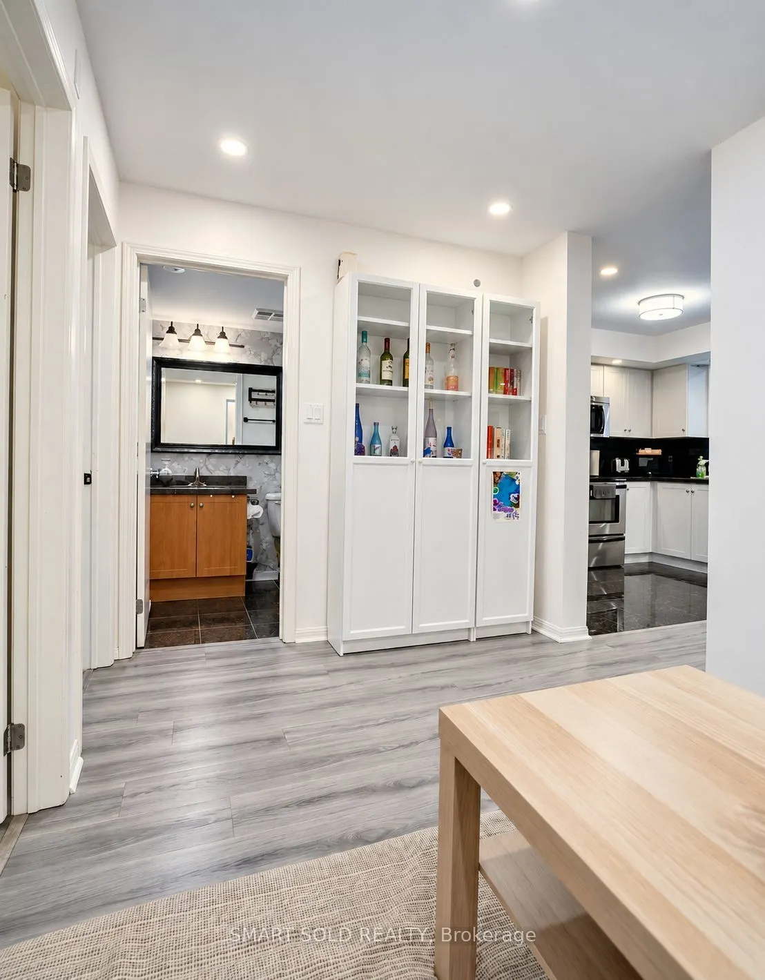 15 Laidlaw Street #608