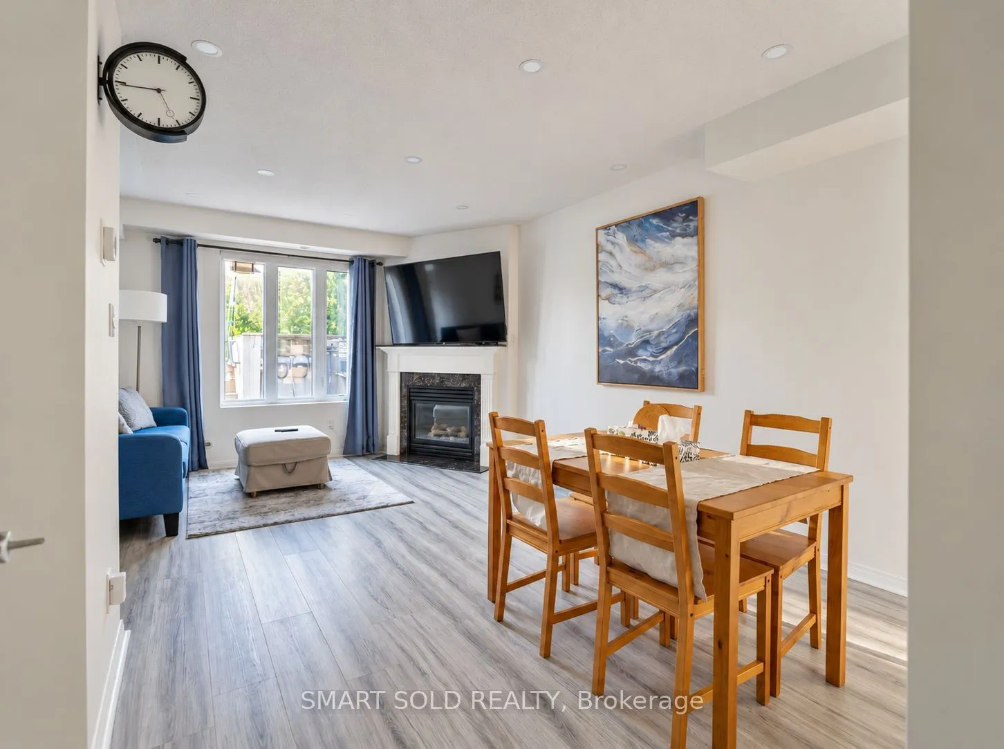15 Laidlaw Street #608