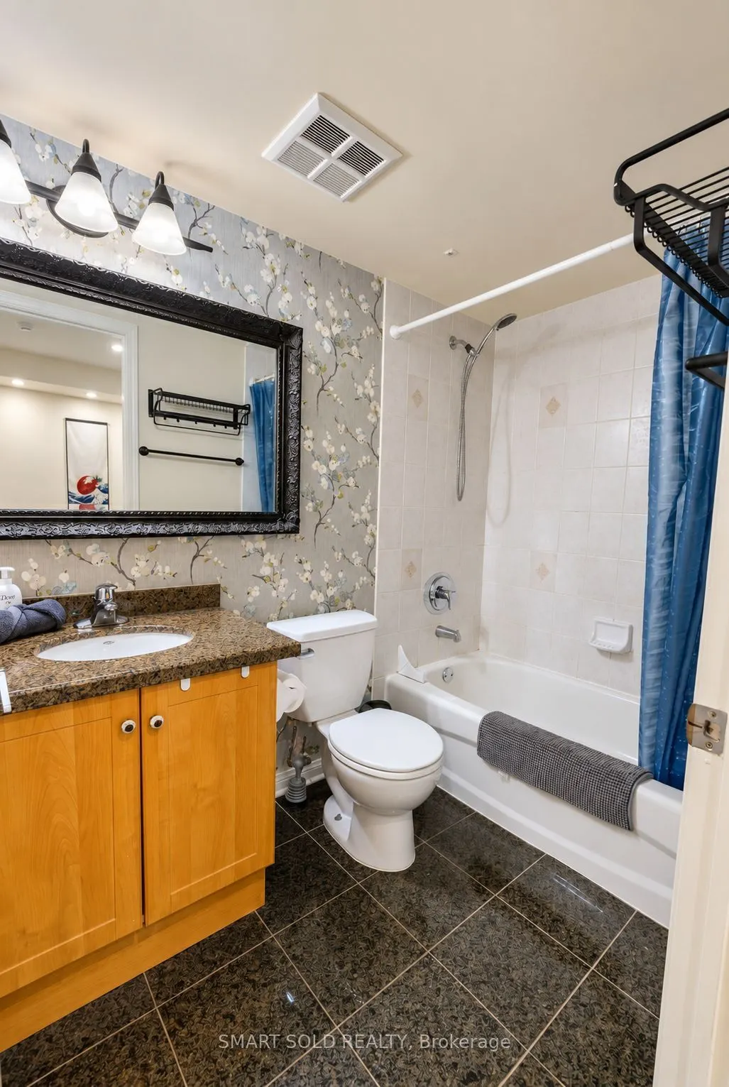 15 Laidlaw Street #608