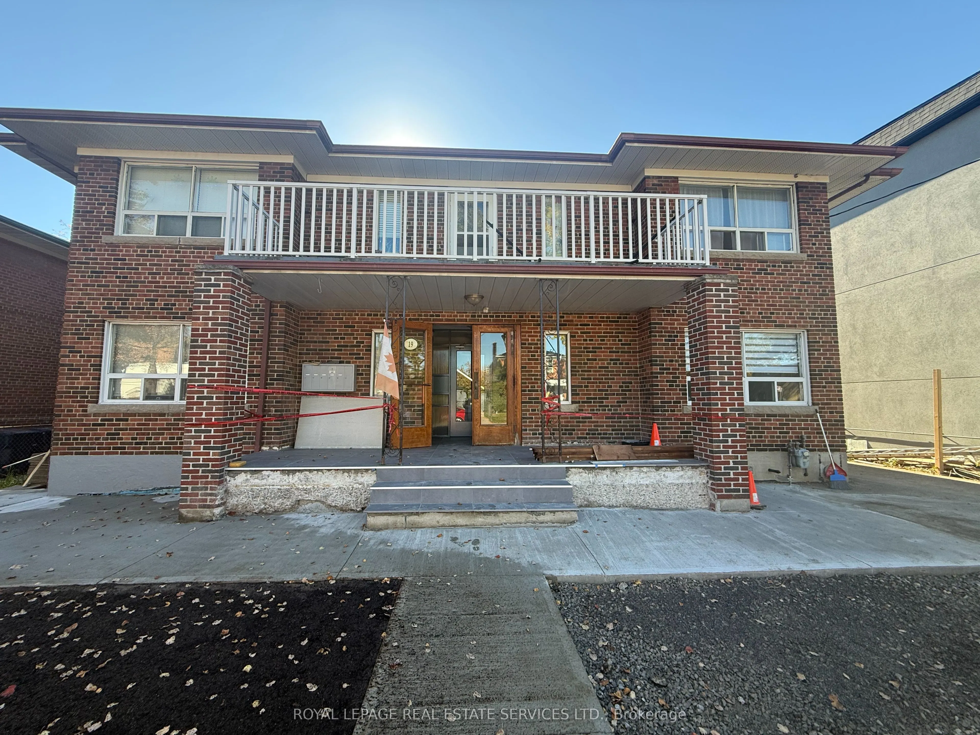 19 Roseland Drive E #6