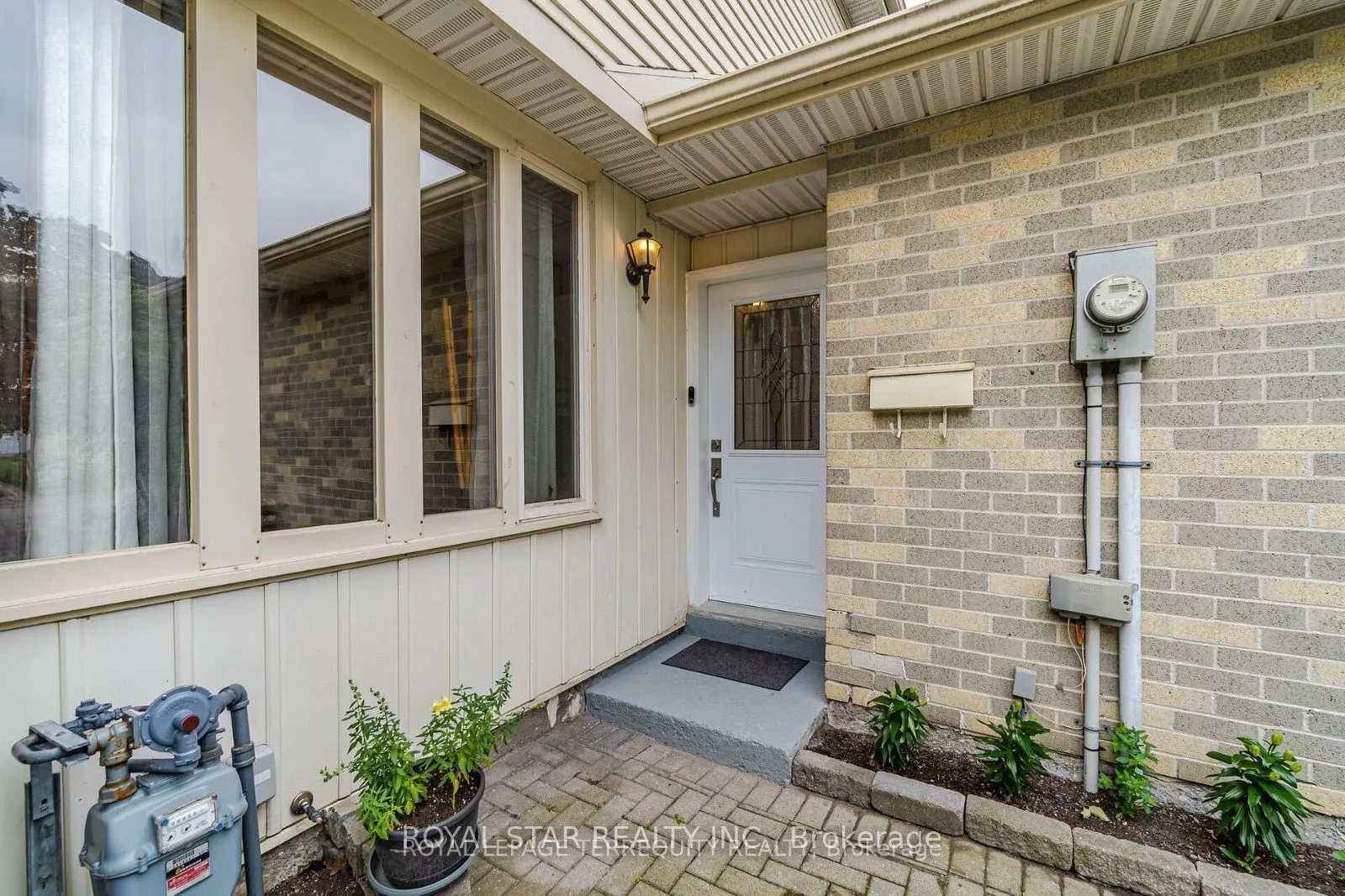 39 Courtleigh Square