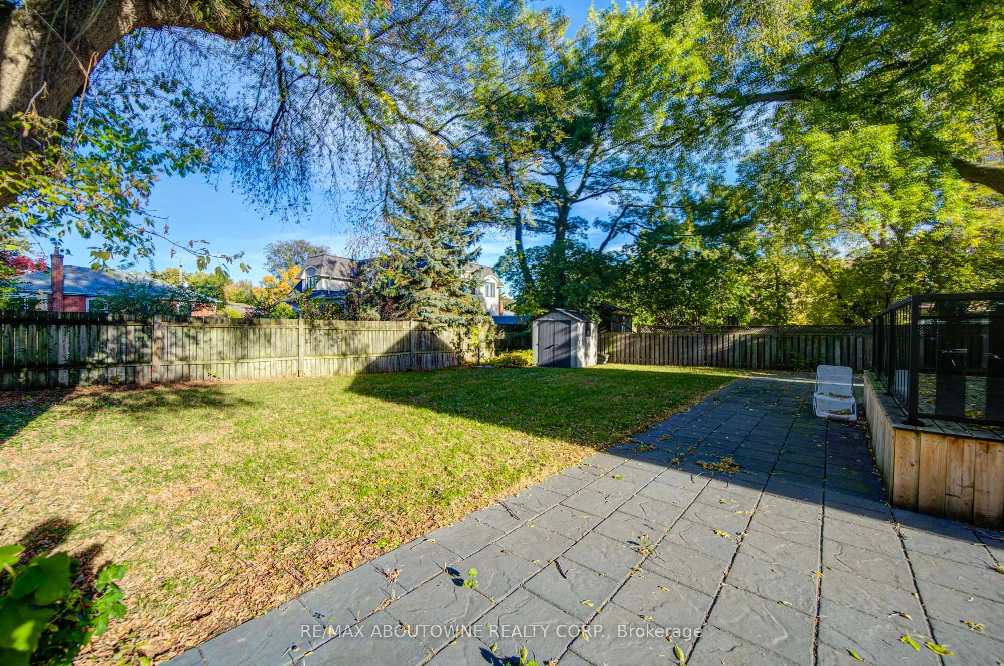 1525 Kenmuir Avenue