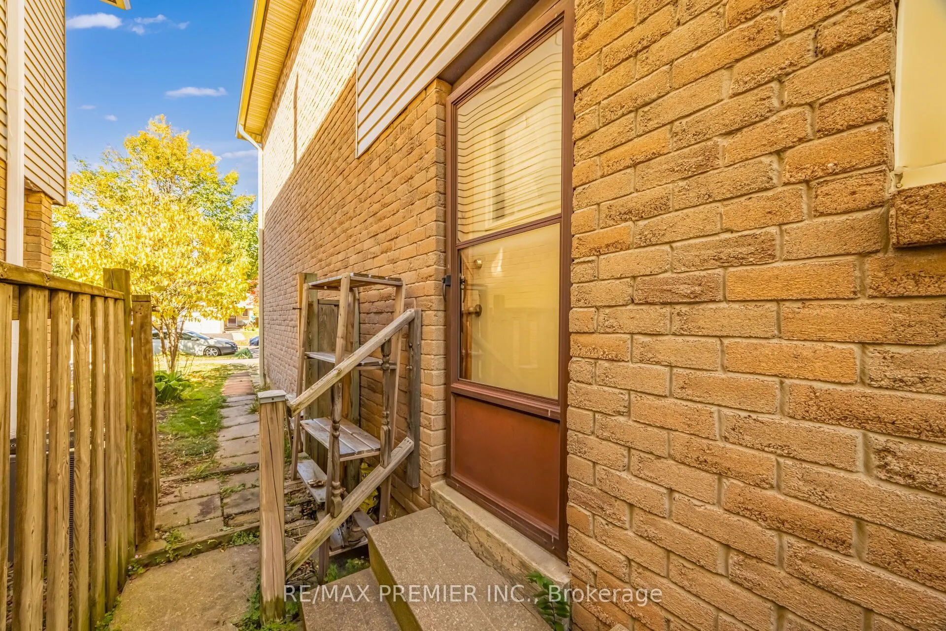 45 Rosebud Avenue