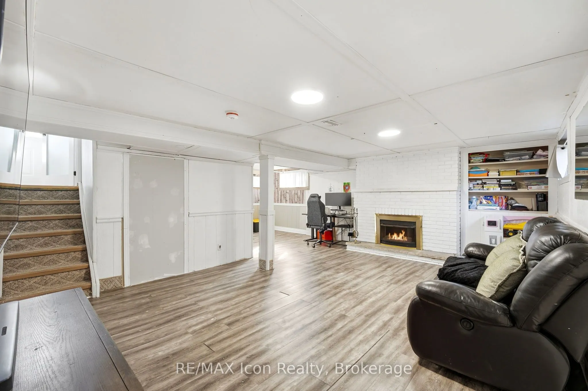 532 Churchill Avenue
