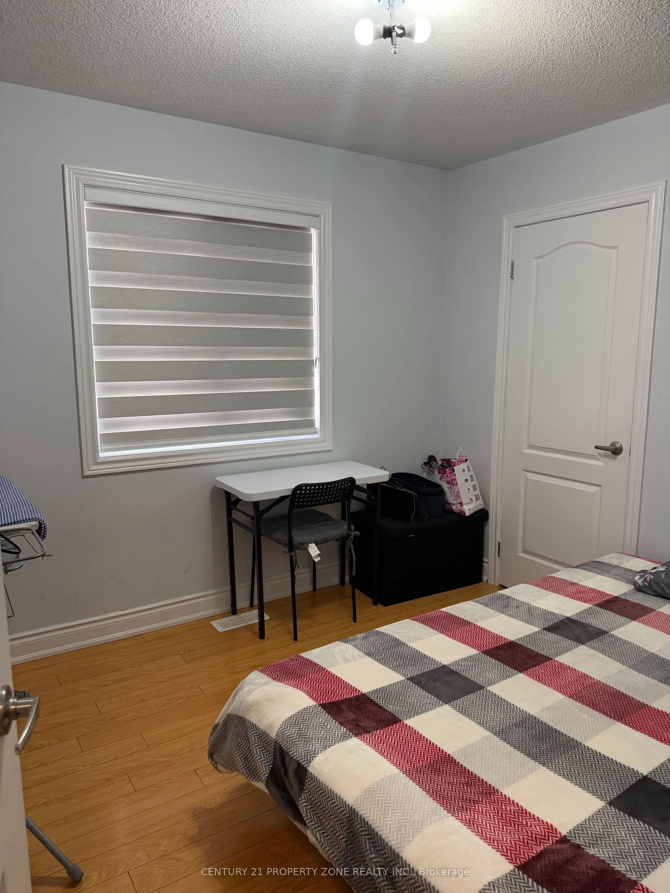 8 Lanark Circle