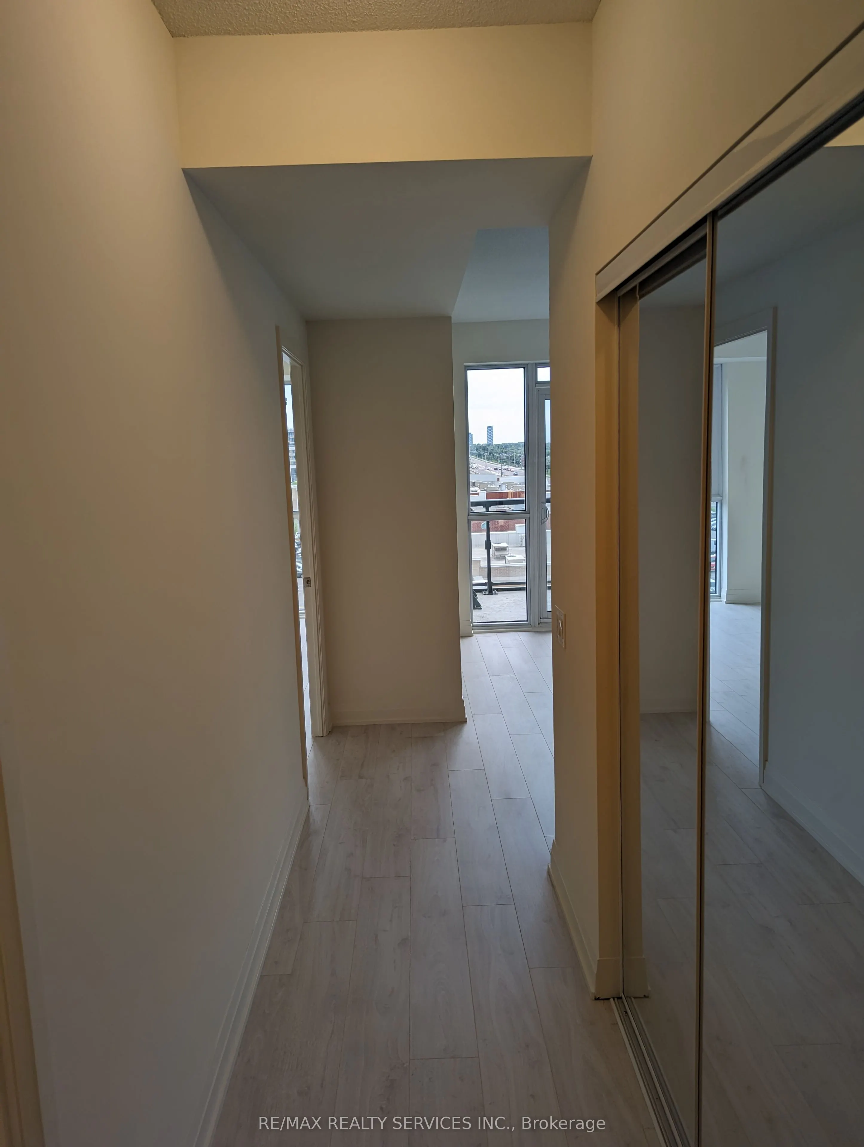 509 Dundas Street W #516