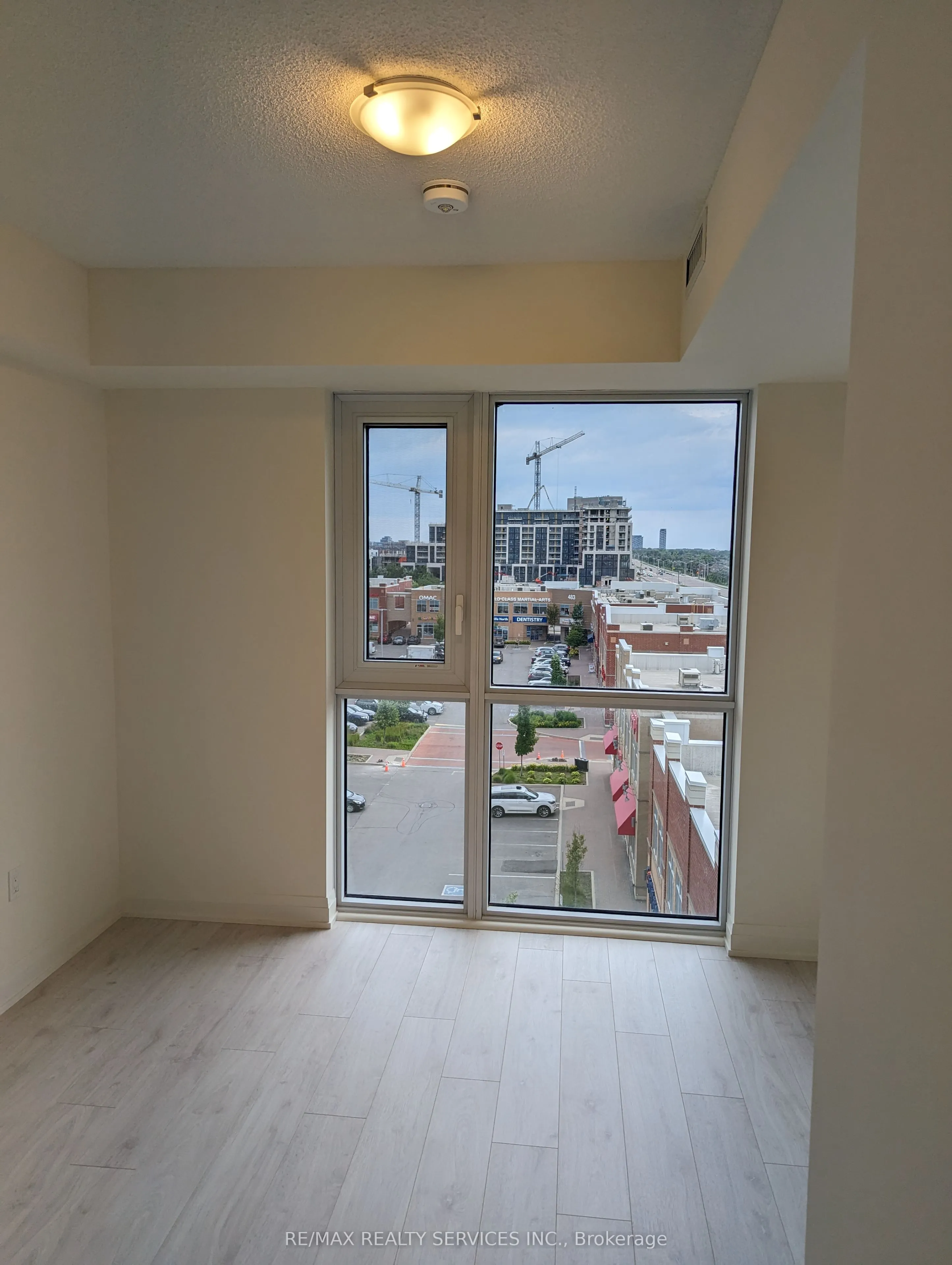 509 Dundas Street W #516