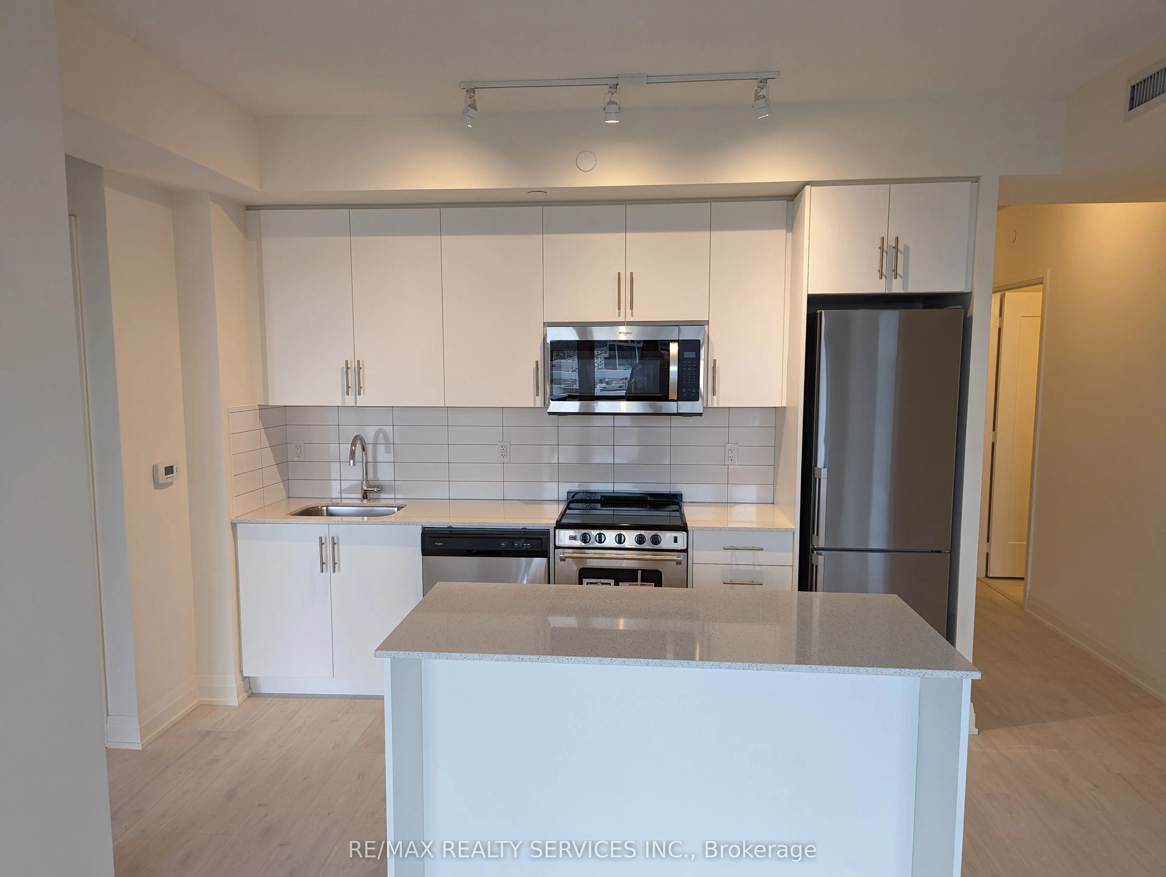 509 Dundas Street W #516