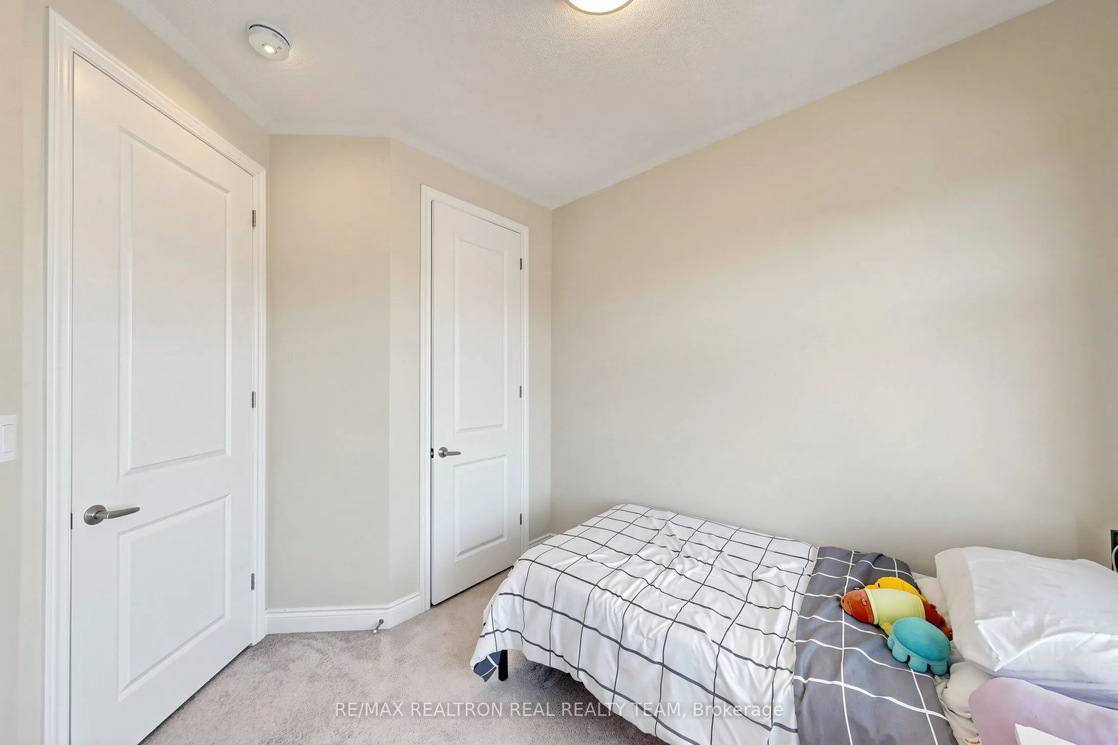 1284 Dempster Lane