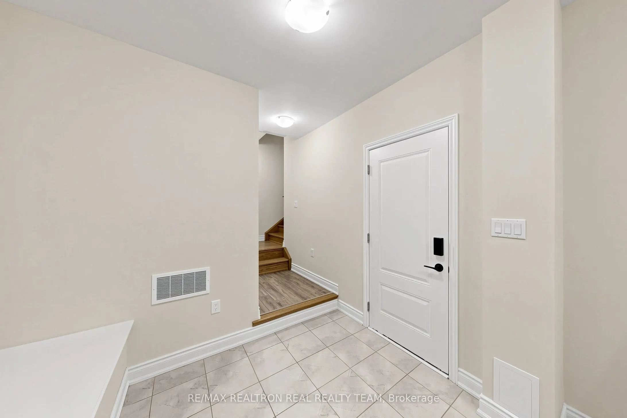 1284 Dempster Lane