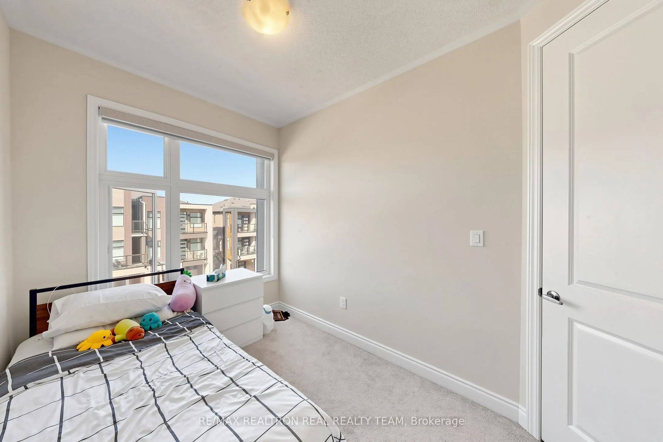 1284 Dempster Lane