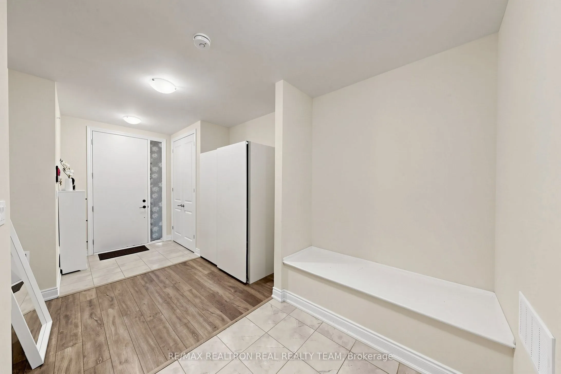 1284 Dempster Lane