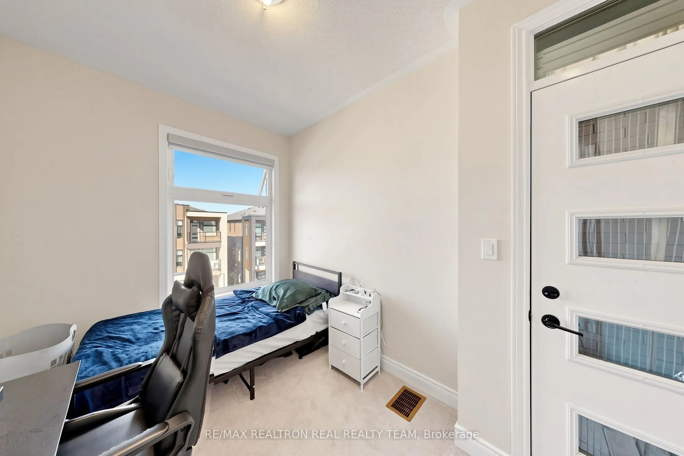 1284 Dempster Lane