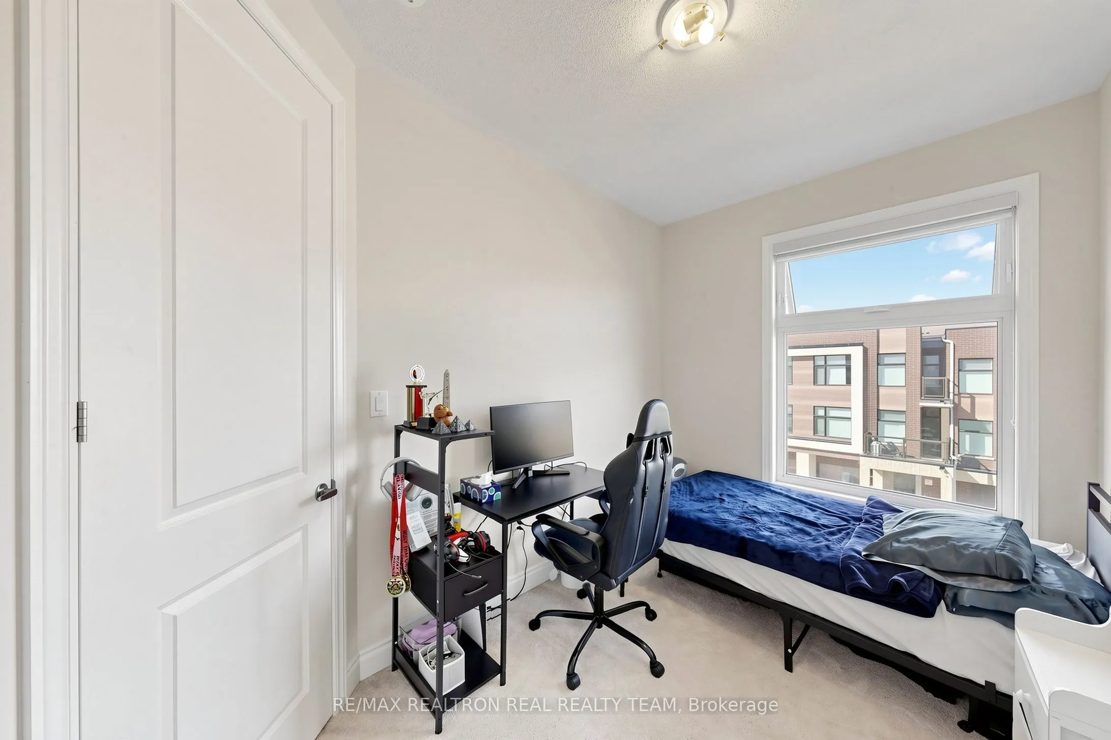 1284 Dempster Lane