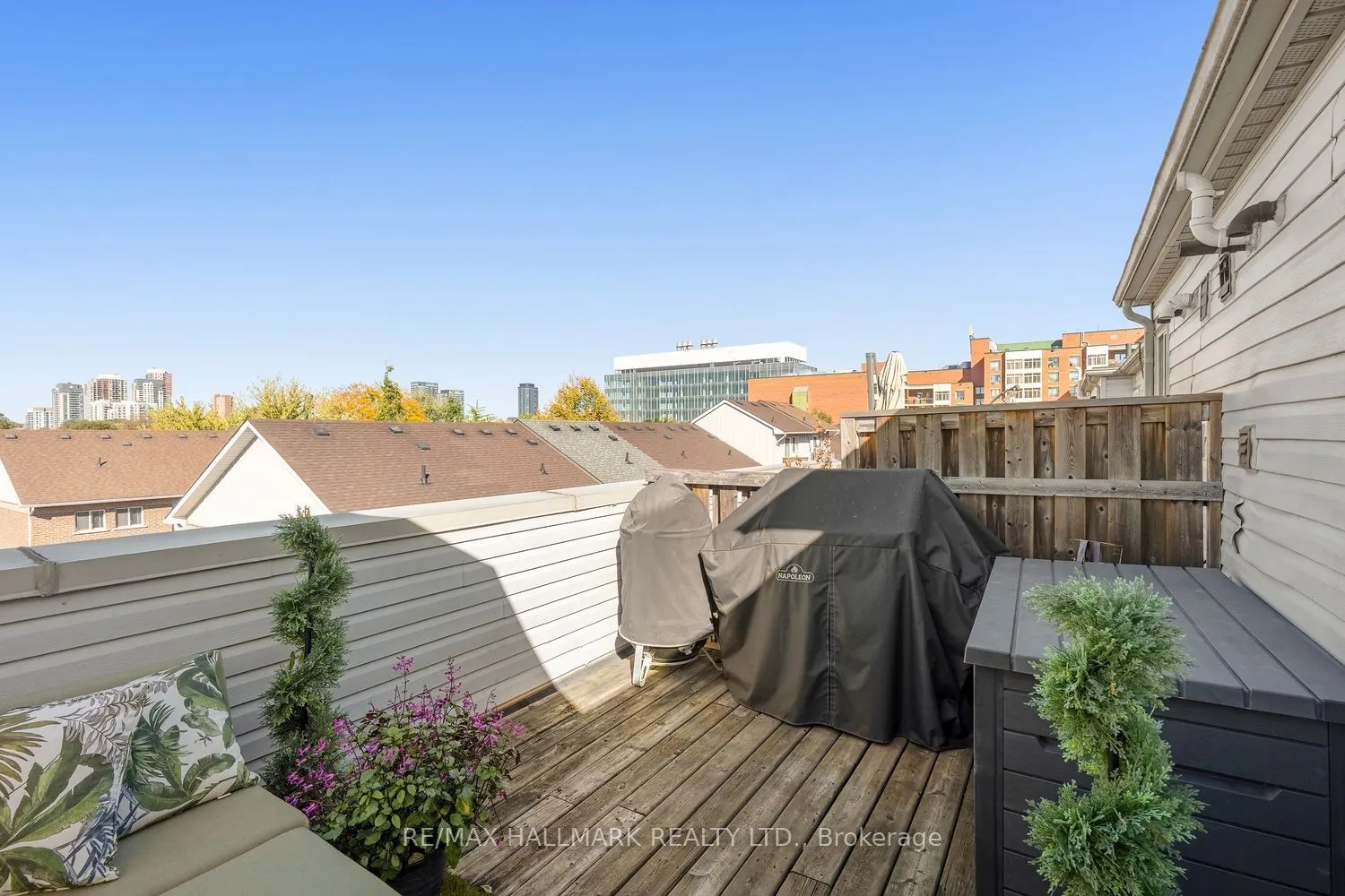 39 Dekoven Mews #4
