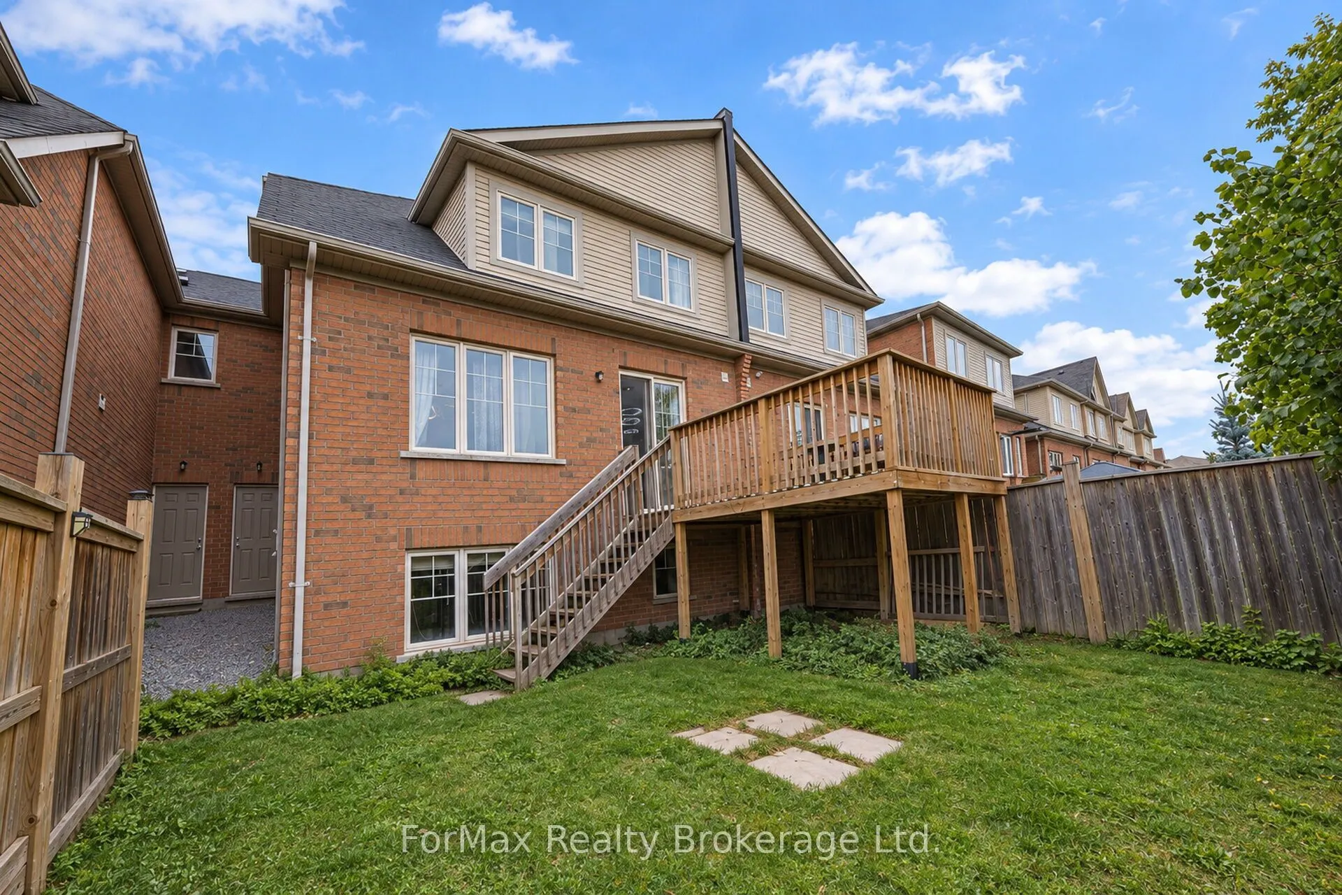 118 Naperton Drive