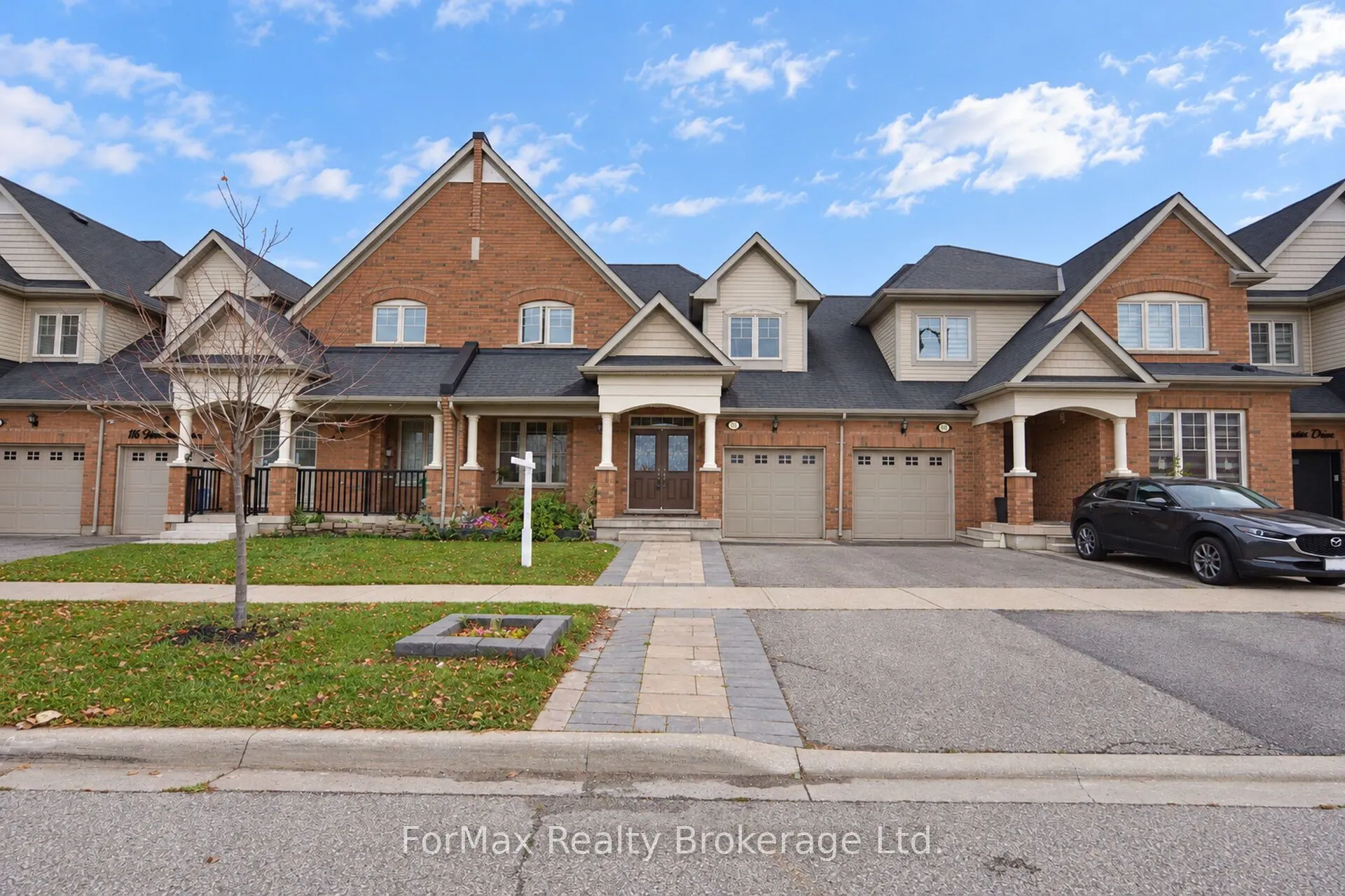118 Naperton Drive