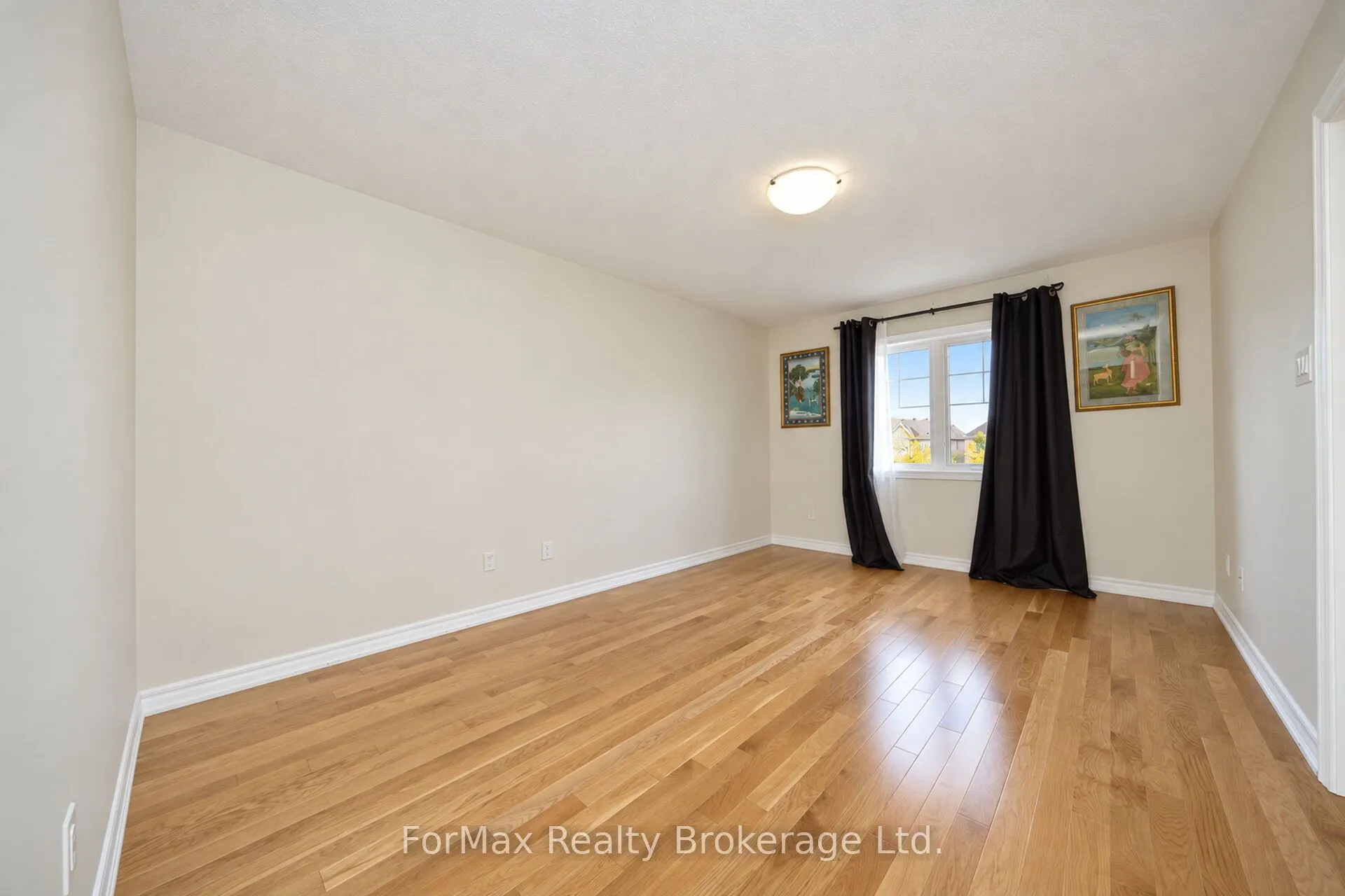 118 Naperton Drive