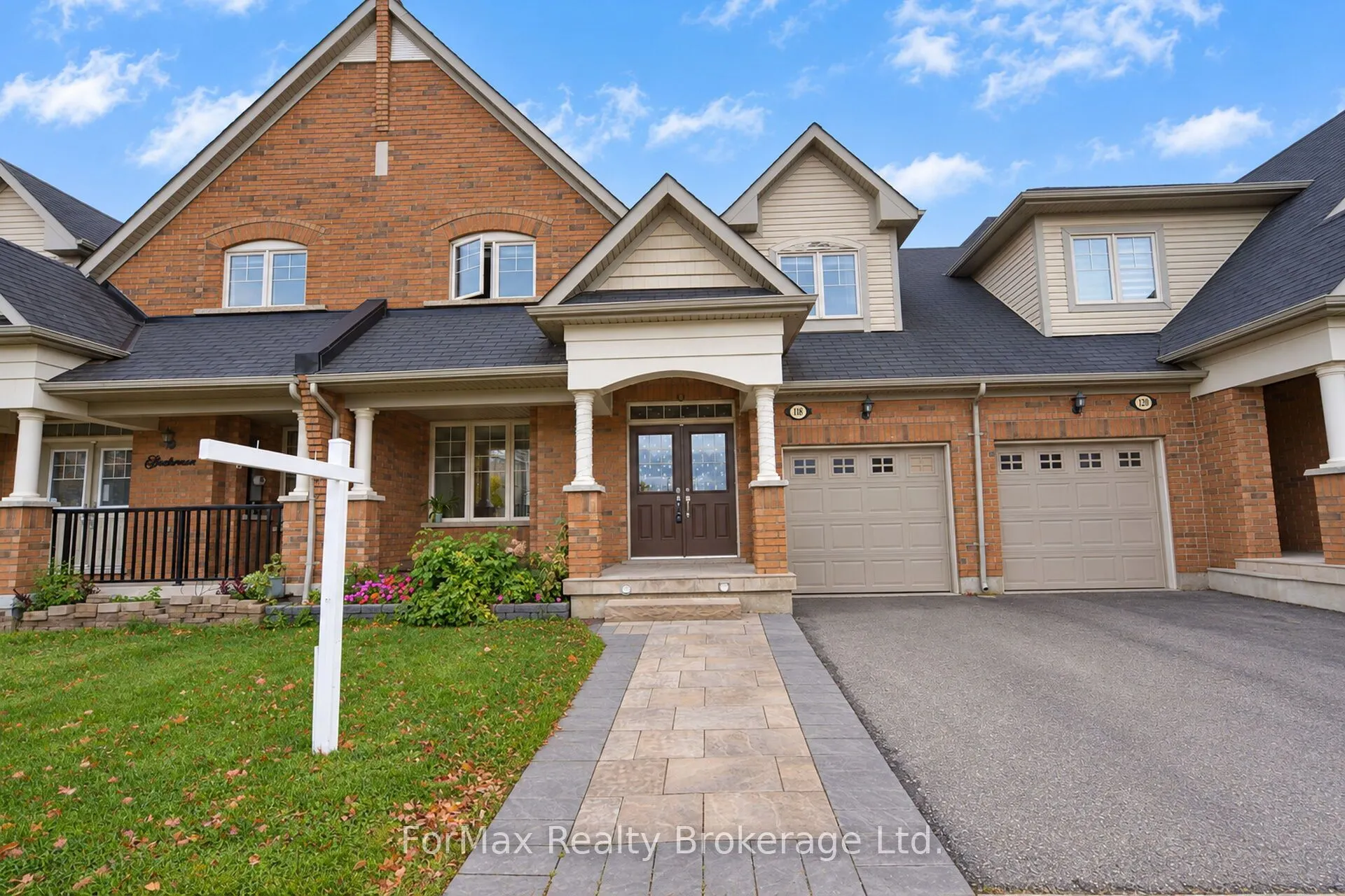 118 Naperton Drive