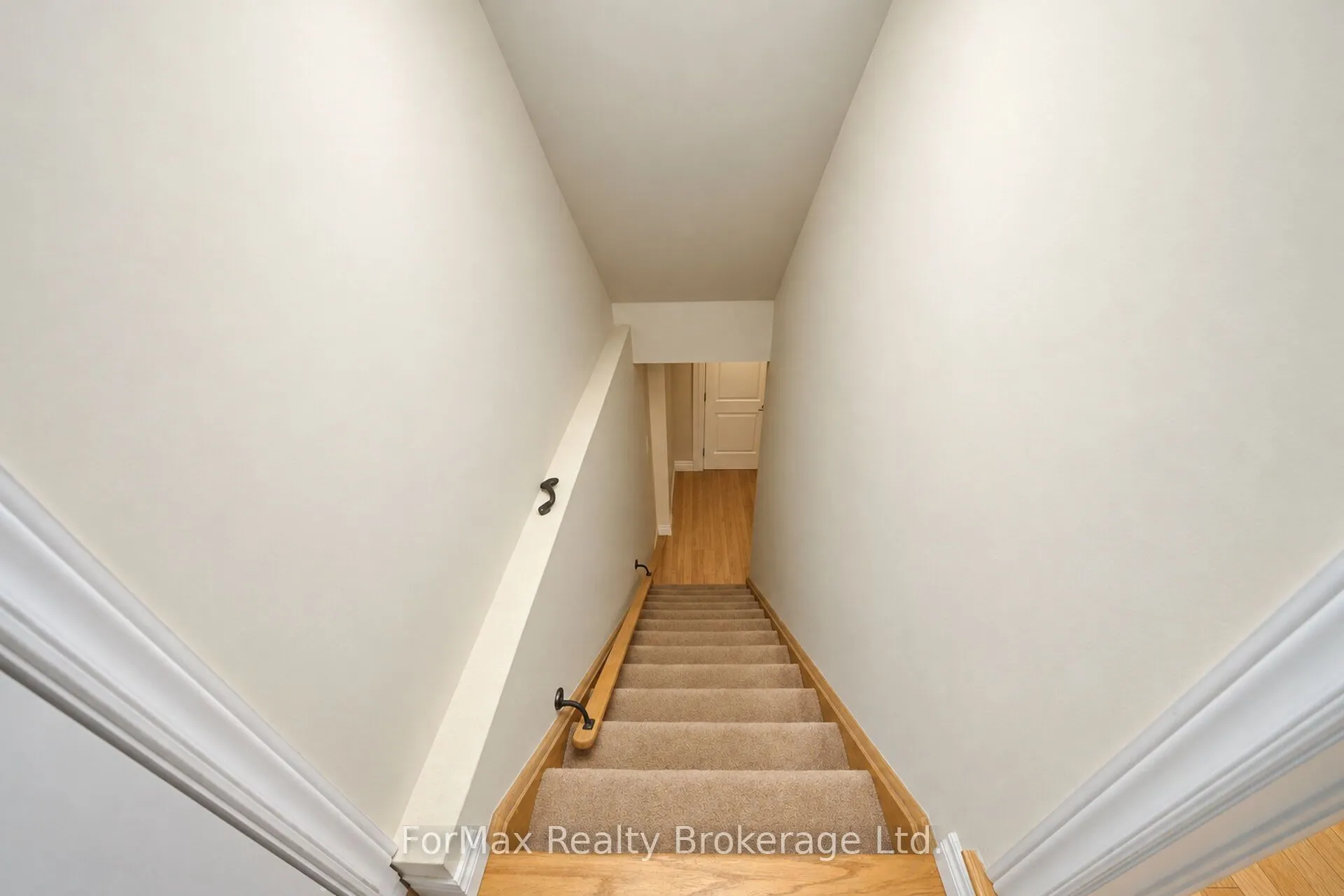 118 Naperton Drive