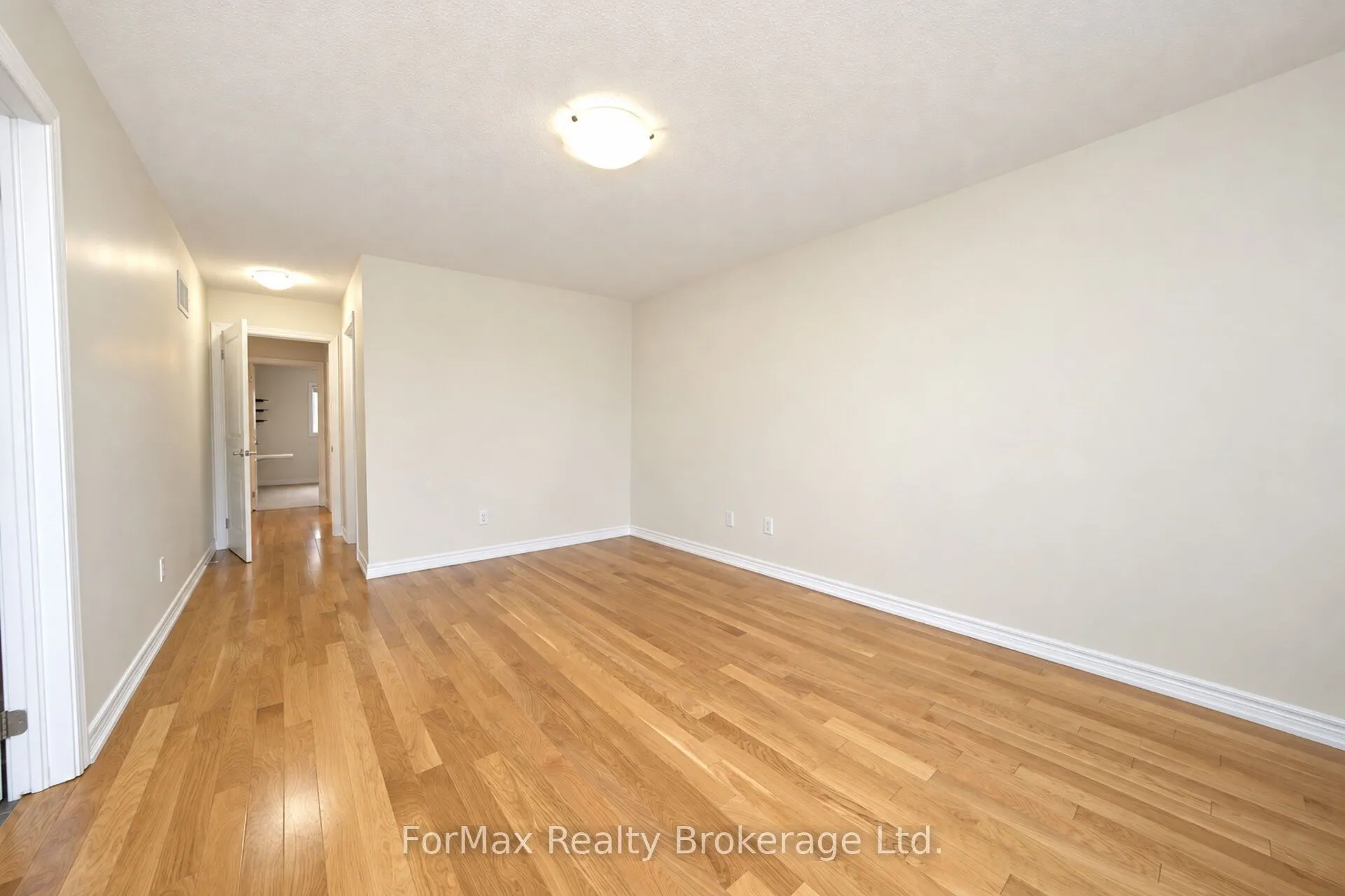 118 Naperton Drive