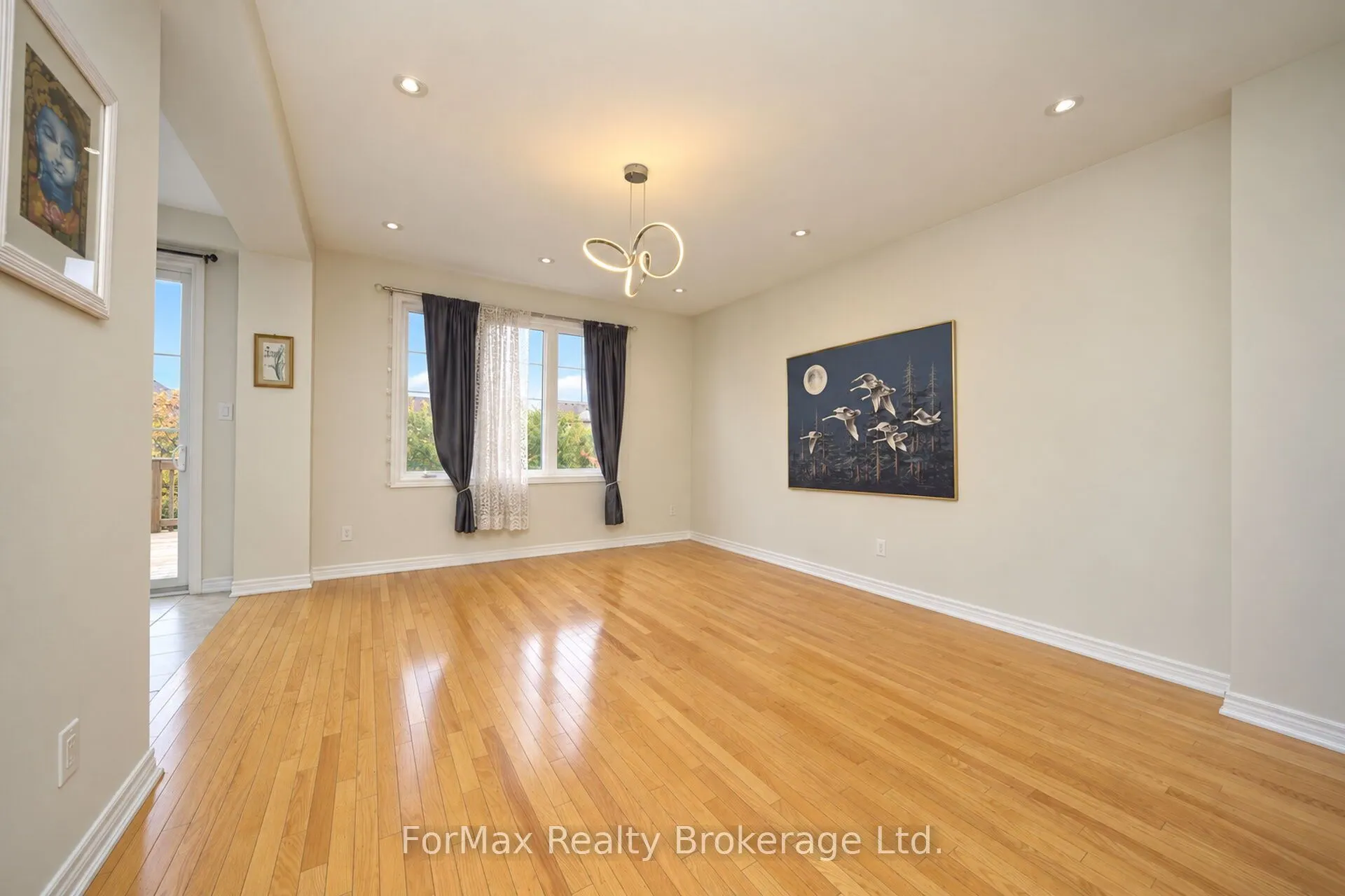 118 Naperton Drive