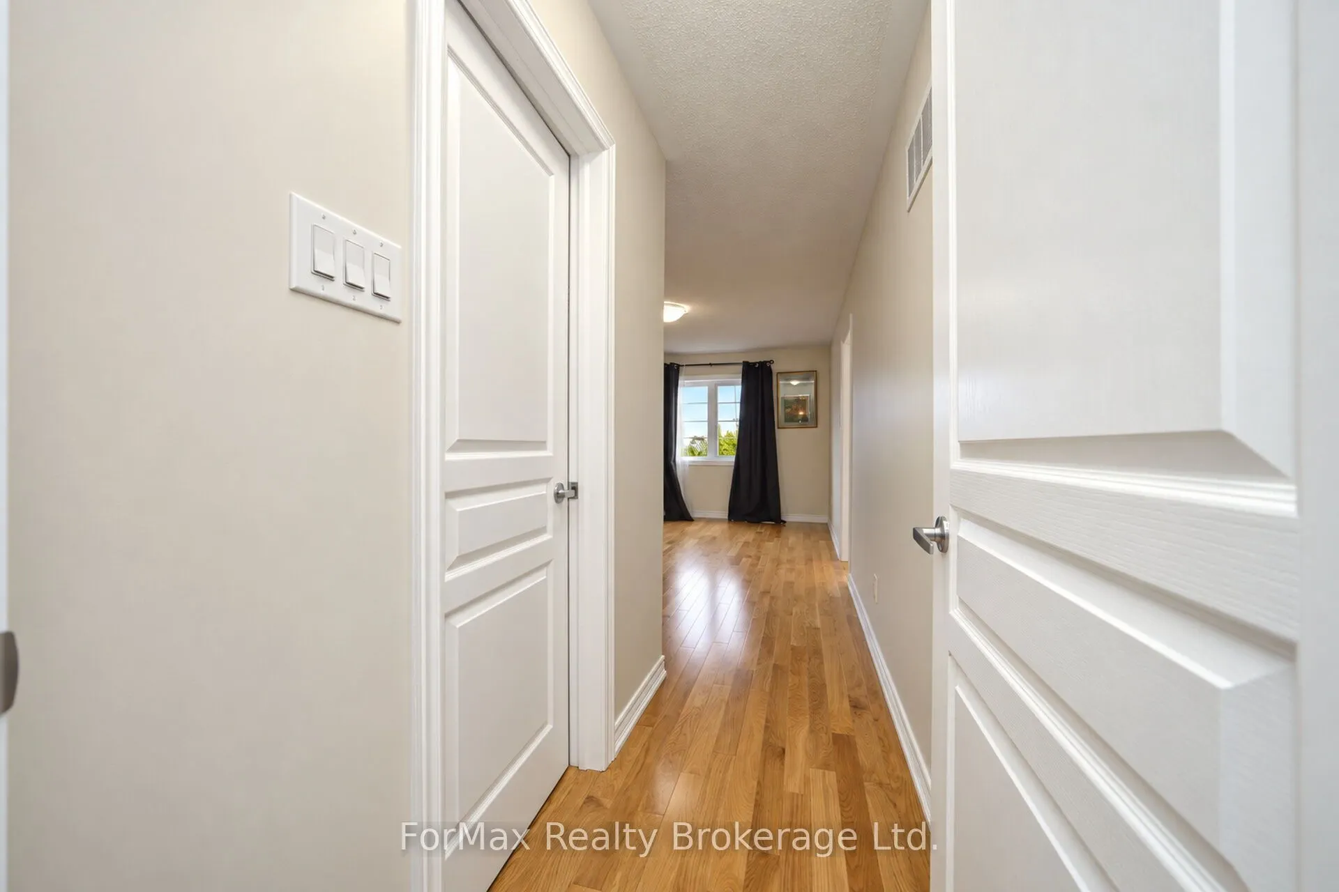 118 Naperton Drive