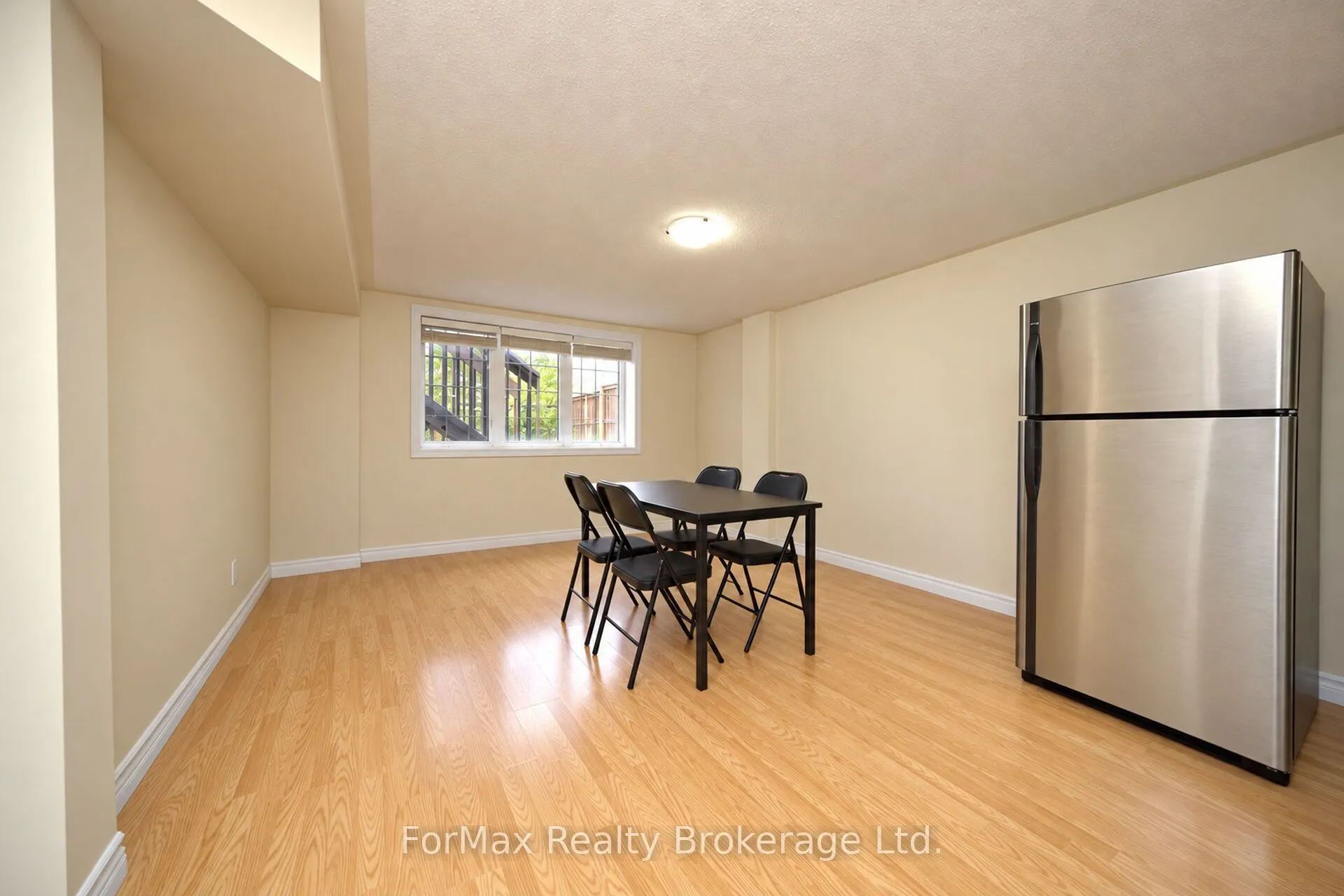 118 Naperton Drive