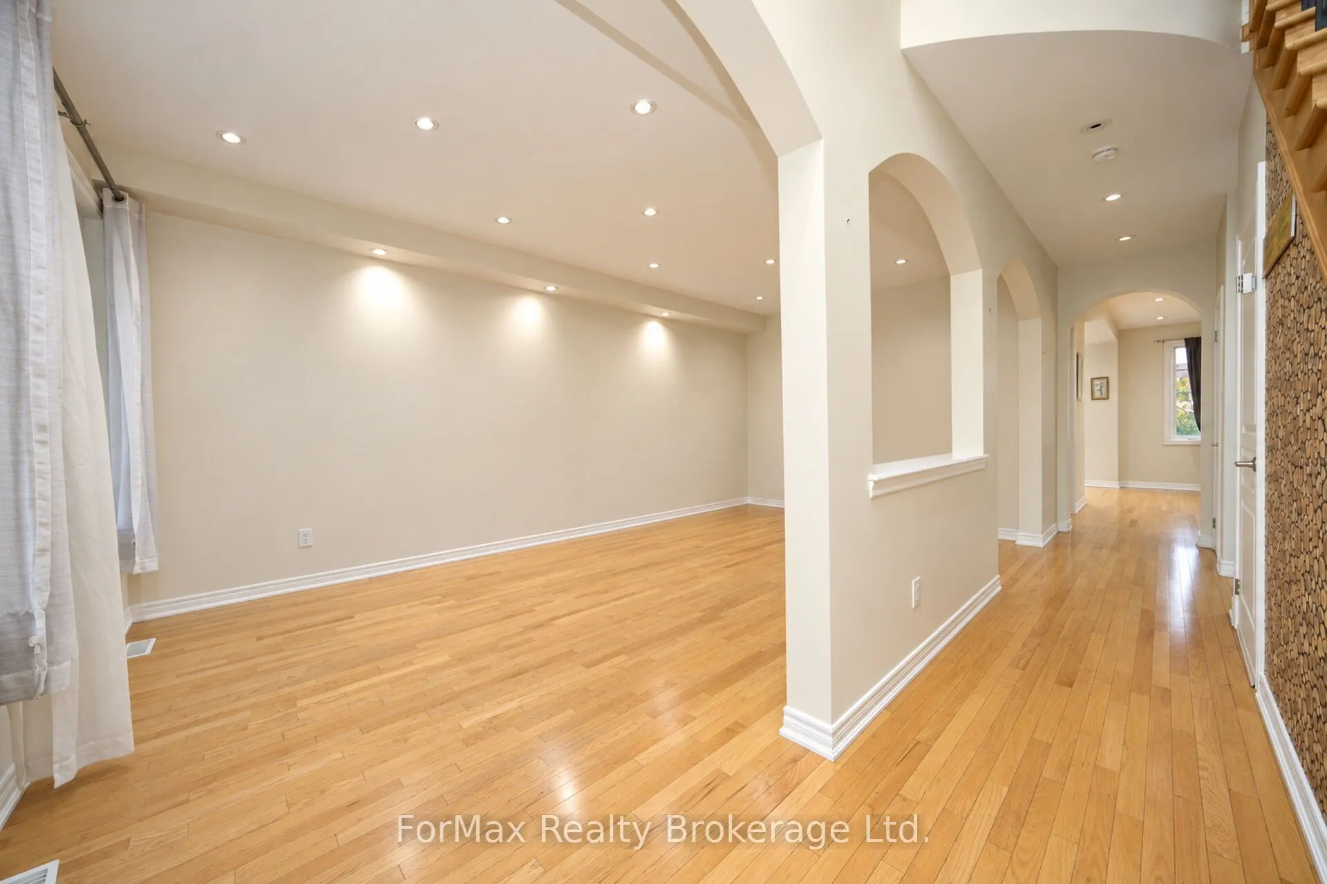 118 Naperton Drive