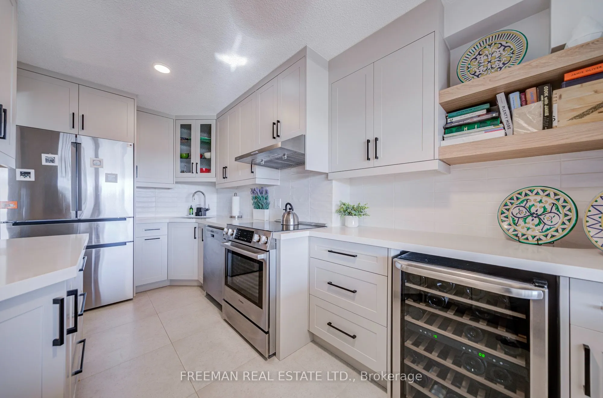 240 Scarlett Road #1612
