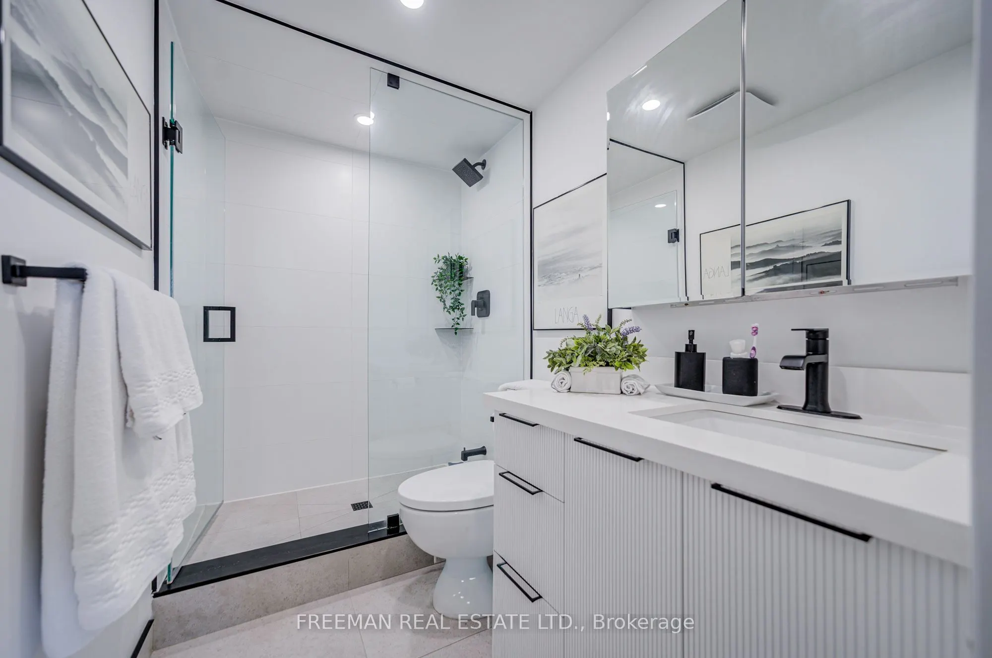 240 Scarlett Road #1612