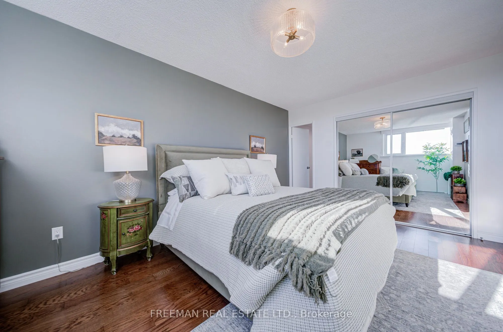 240 Scarlett Road #1612