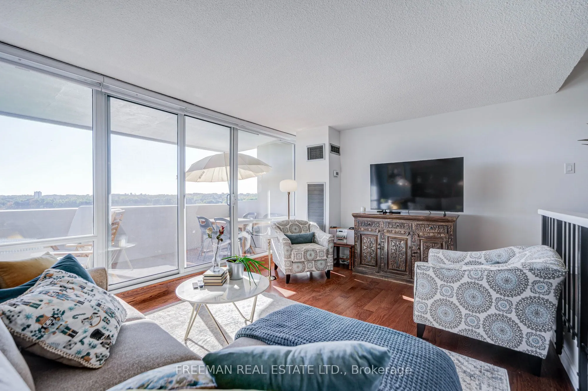 240 Scarlett Road #1612