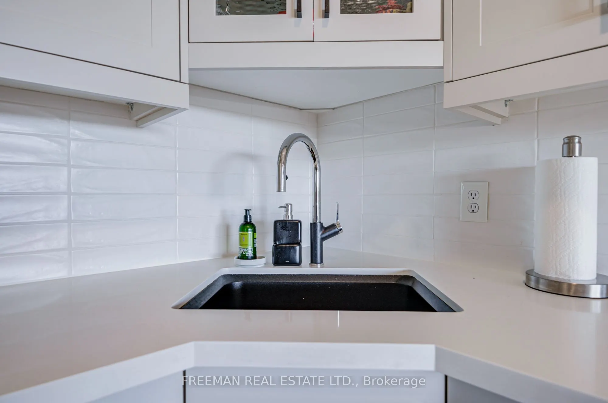 240 Scarlett Road #1612