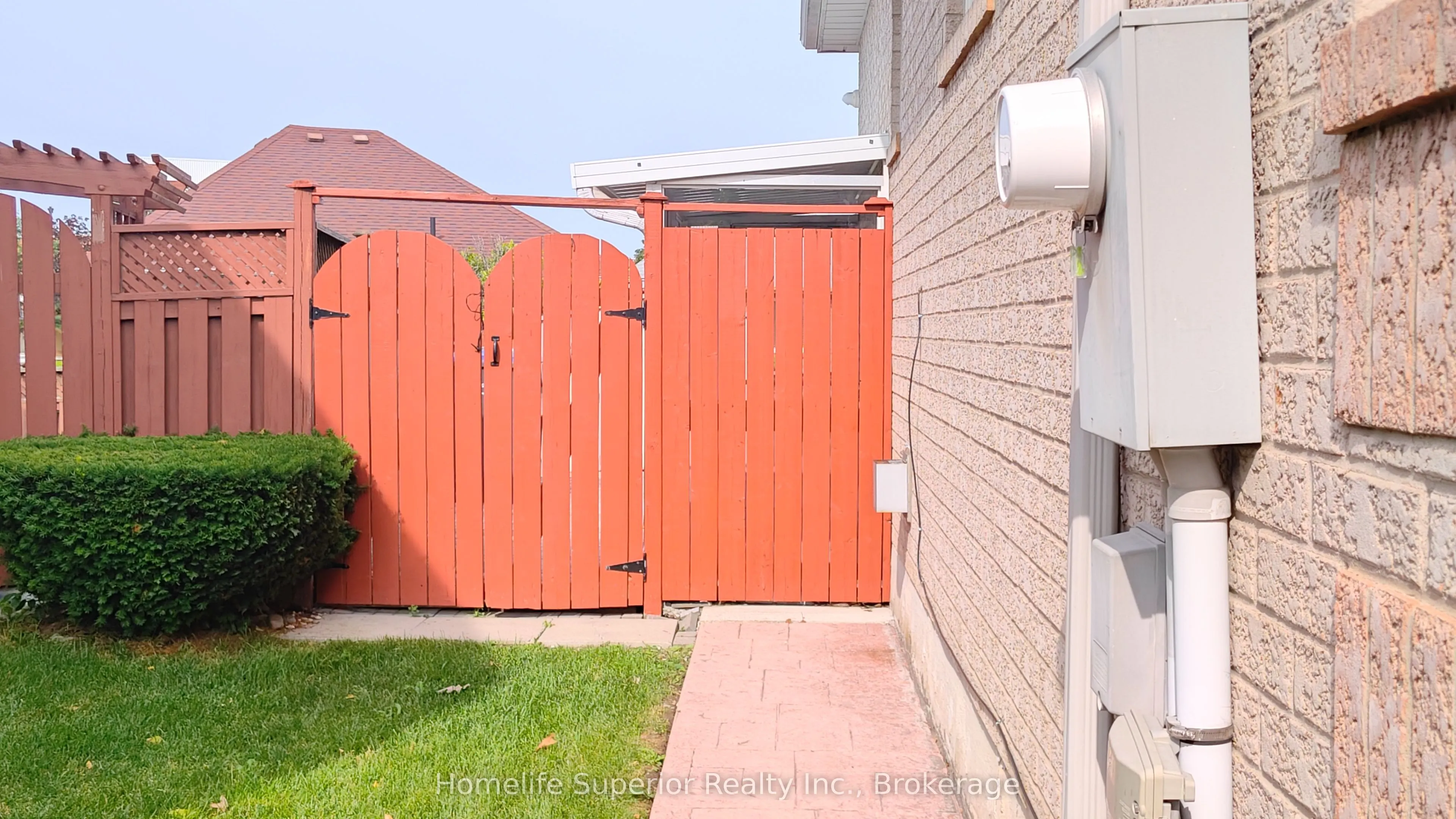 17 Summerfield Crescent