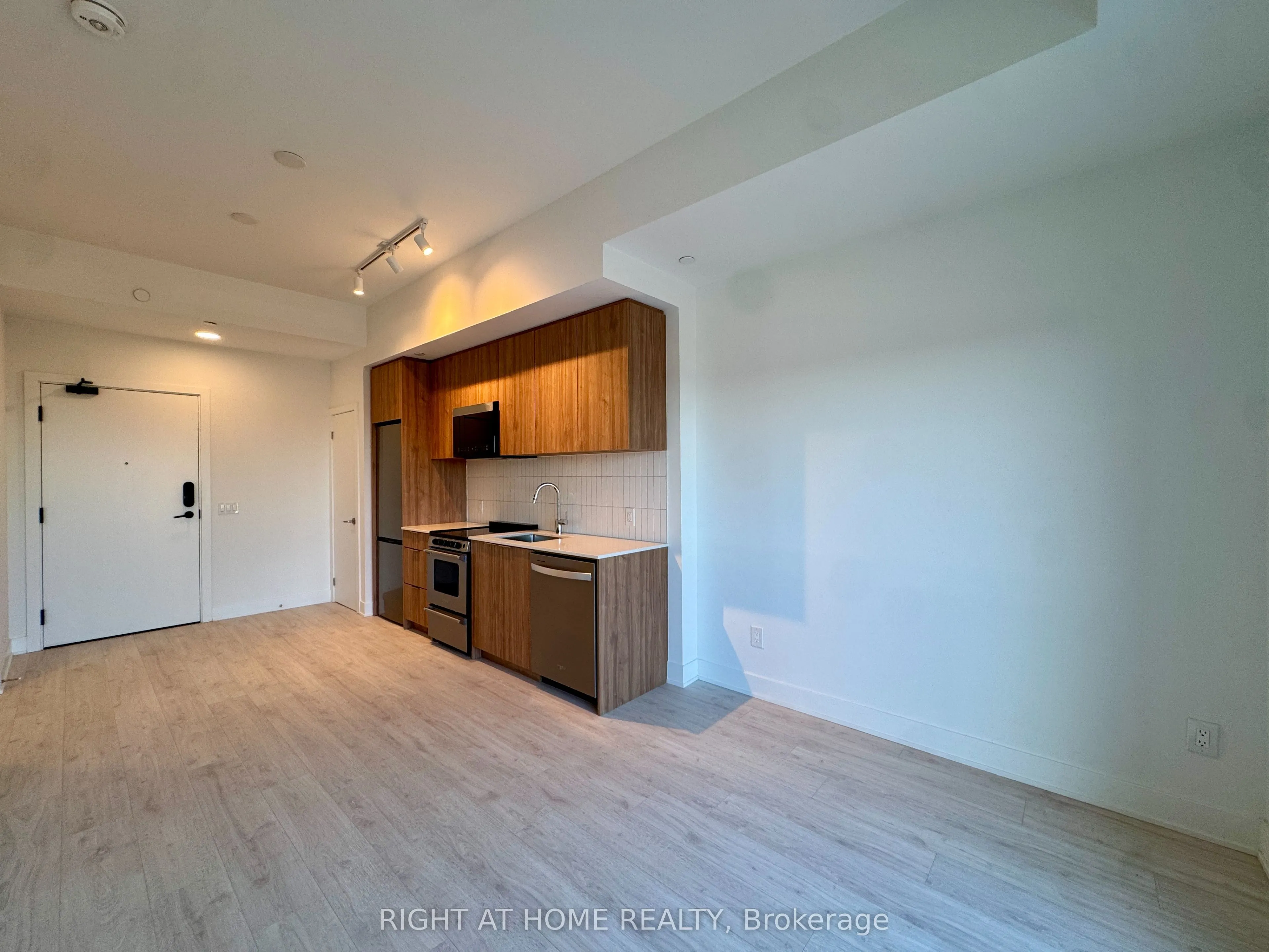 3008 William Cutmore Boulevard #718