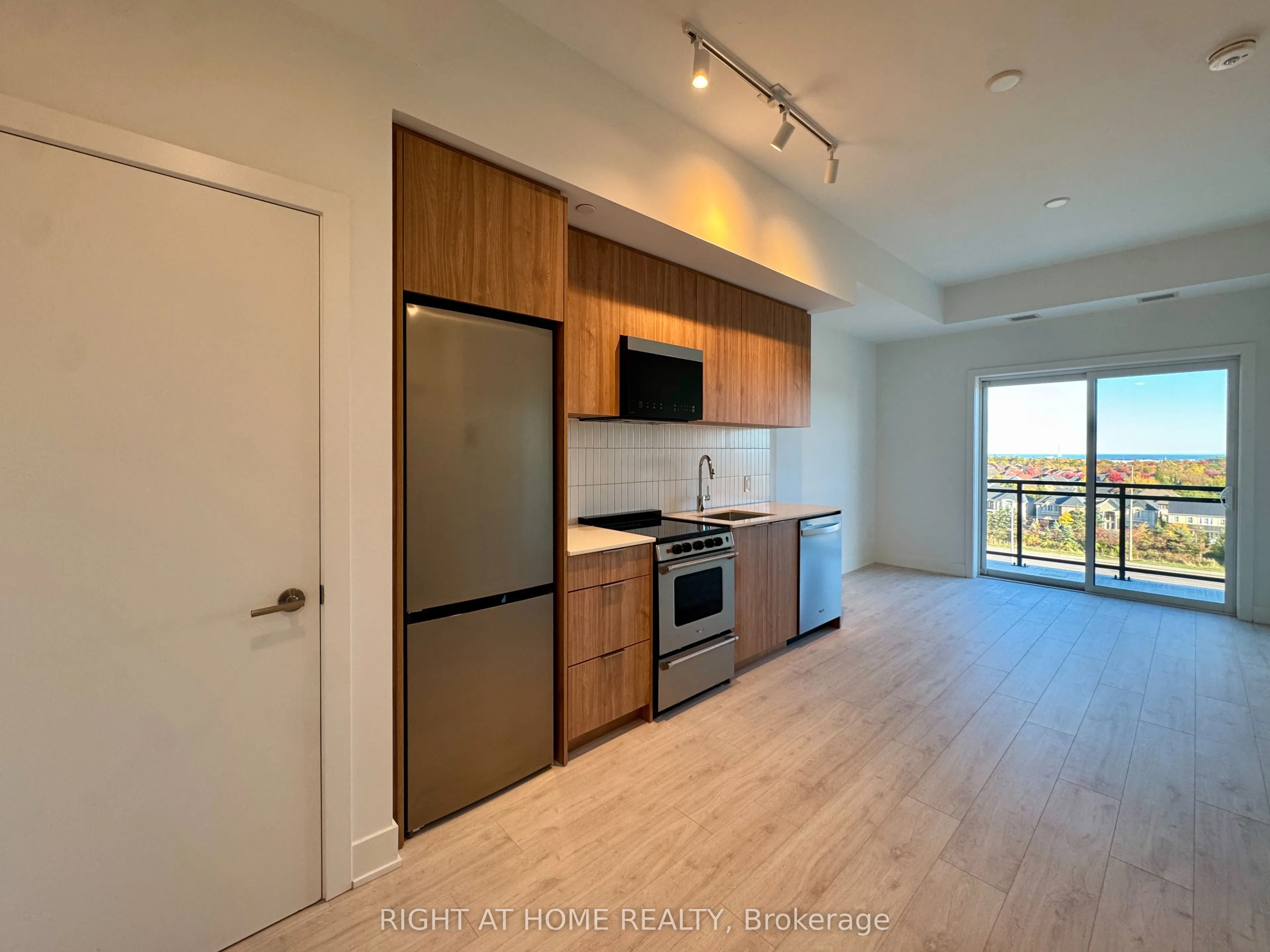3008 William Cutmore Boulevard #718