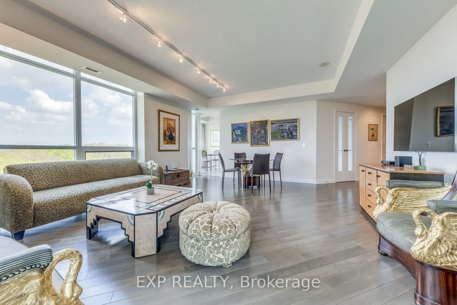 1055 Southdown Road #905