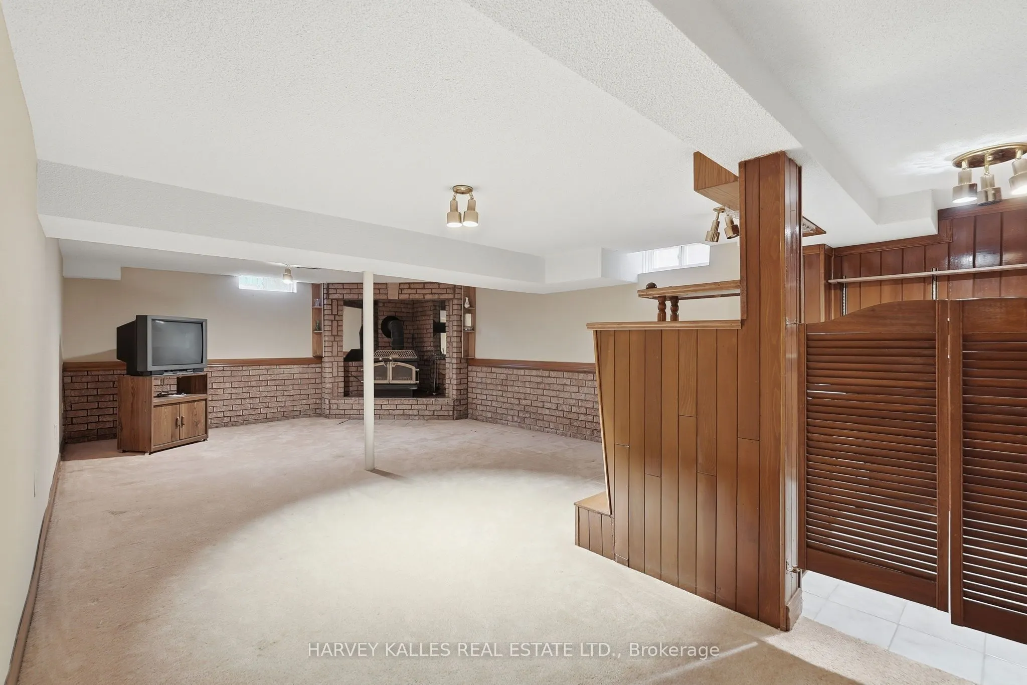 4222 Angeloni Drive