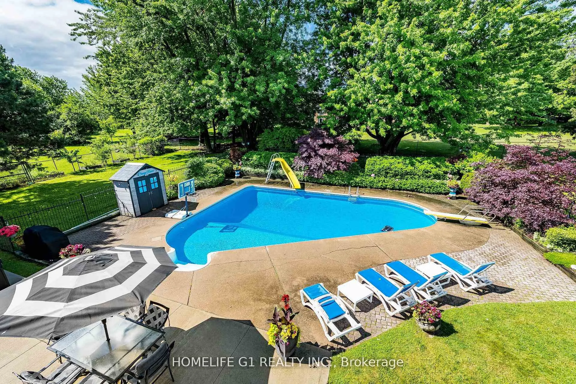 17 Crescent Hill Drive S