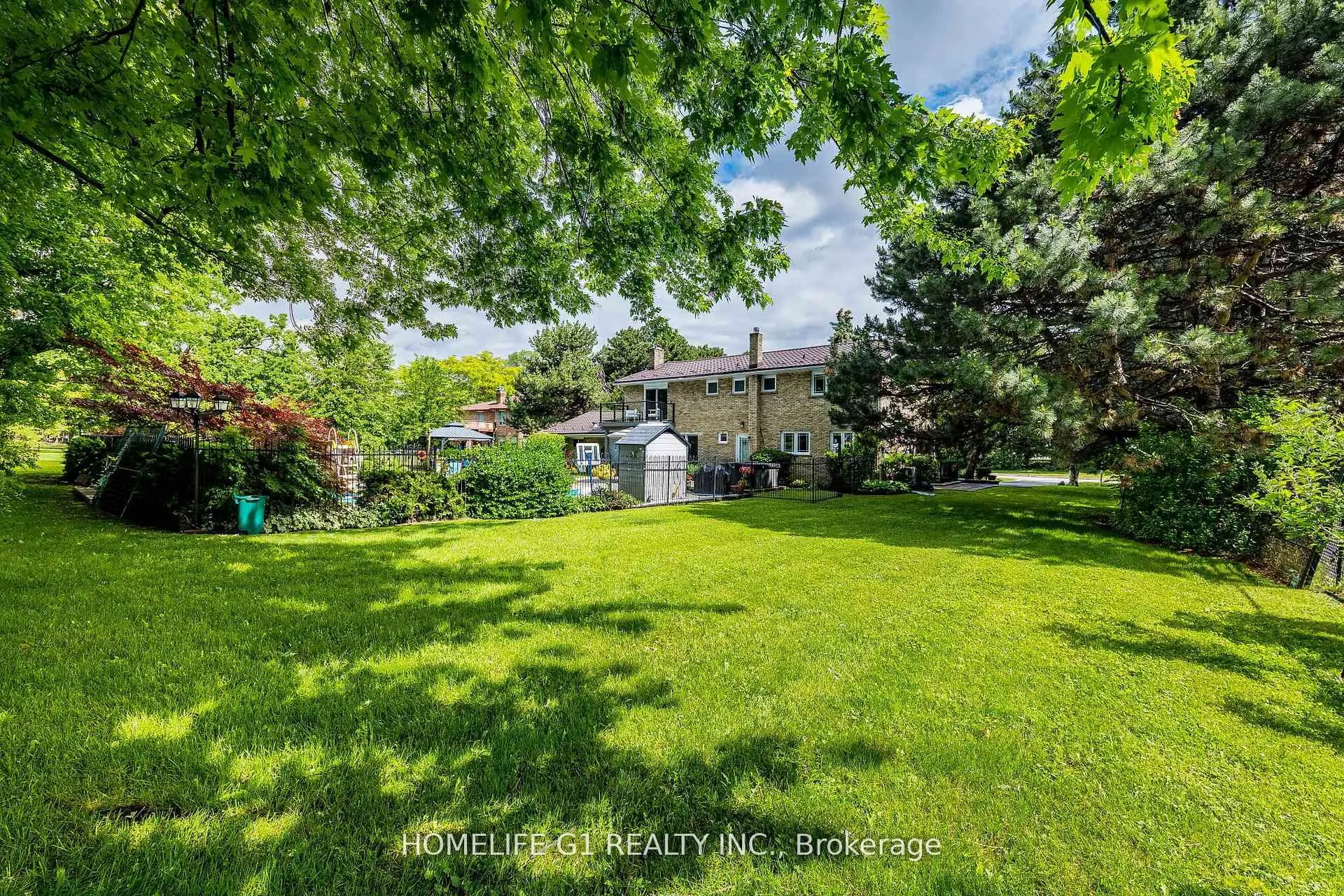 17 Crescent Hill Drive S