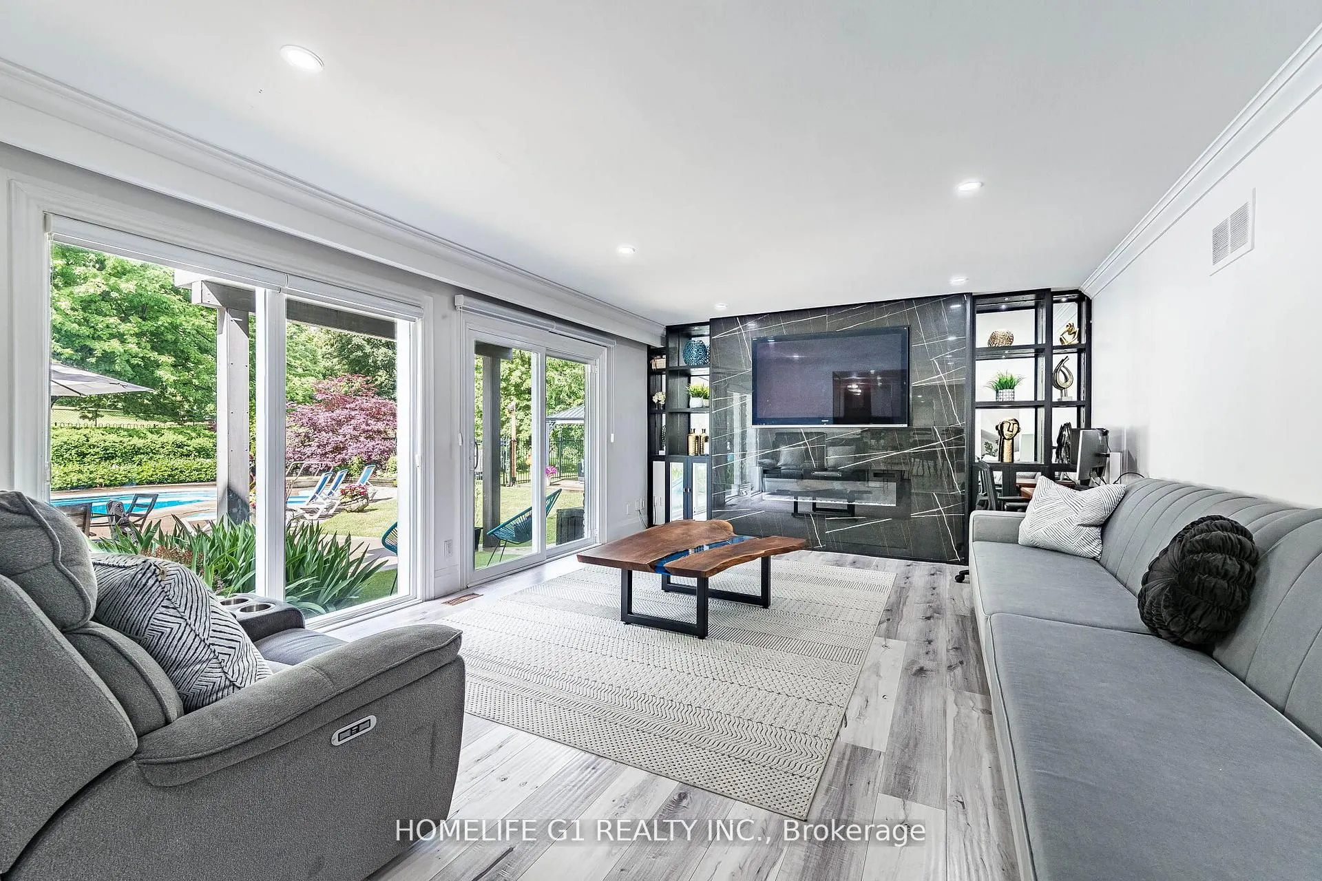 17 Crescent Hill Drive S