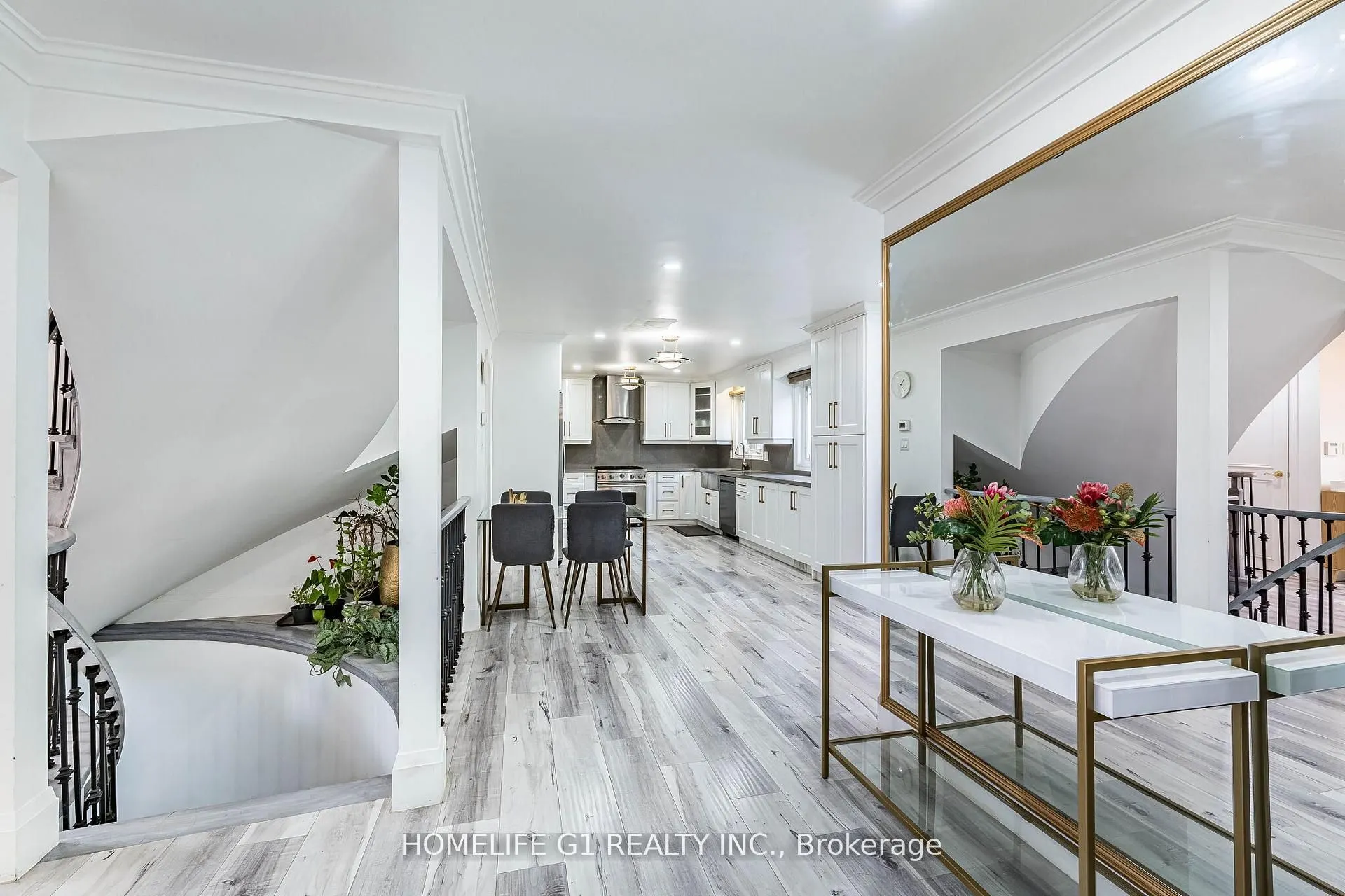 17 Crescent Hill Drive S