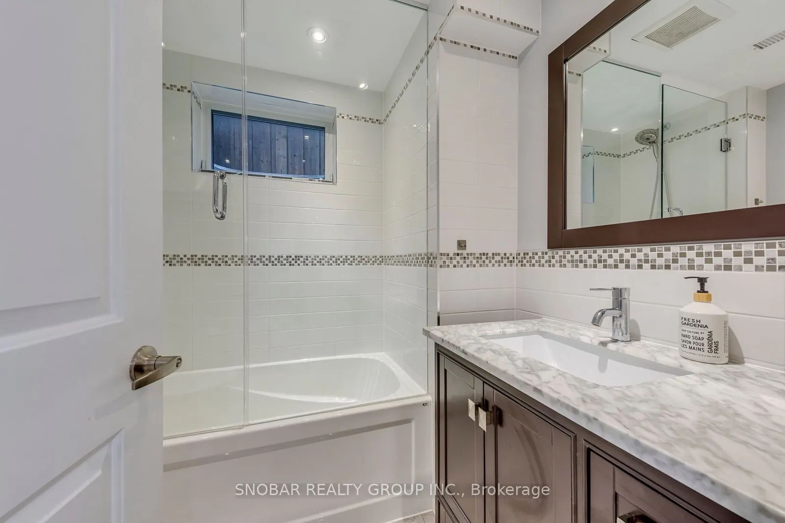 1 Aura Lea Boulevard