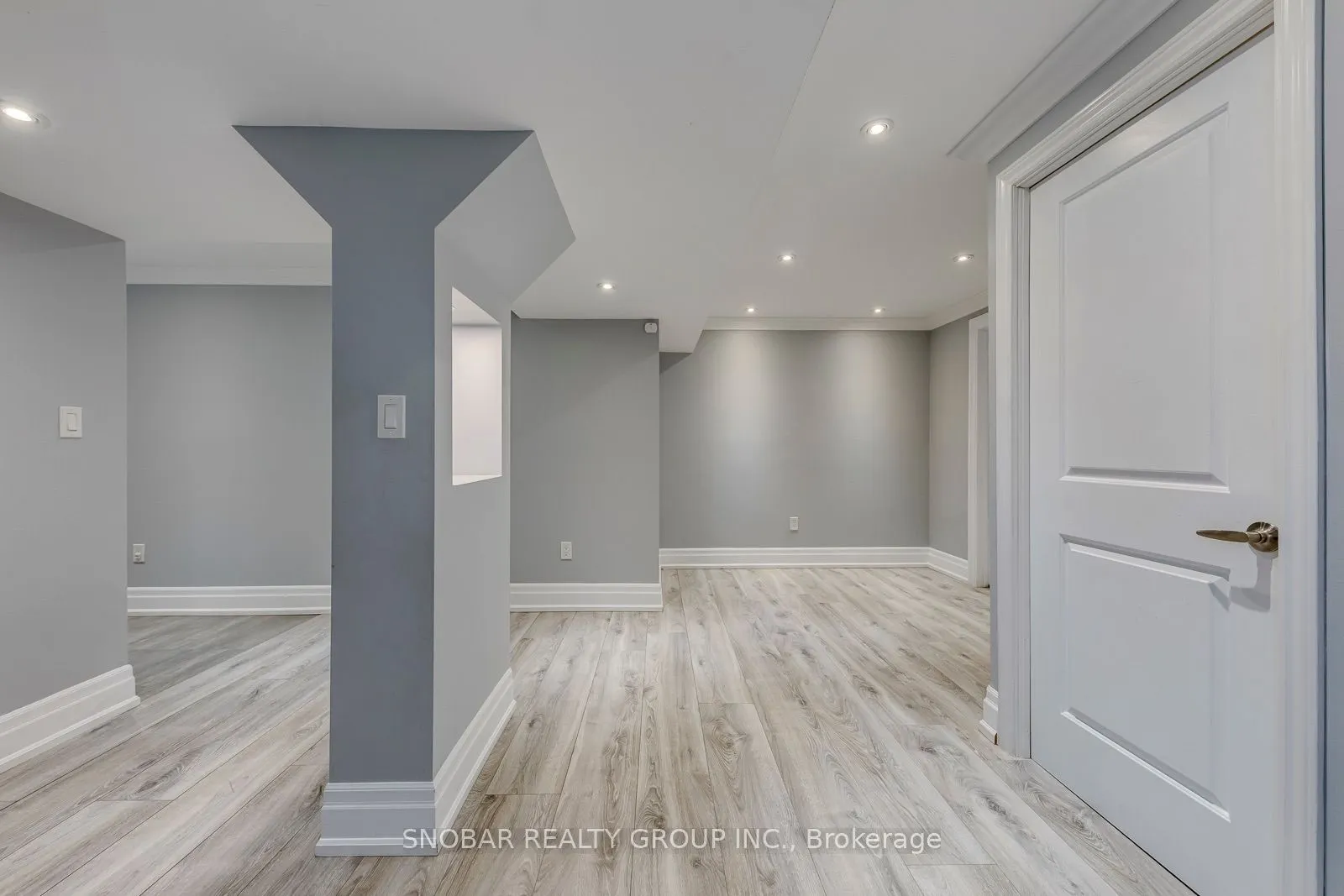 1 Aura Lea Boulevard